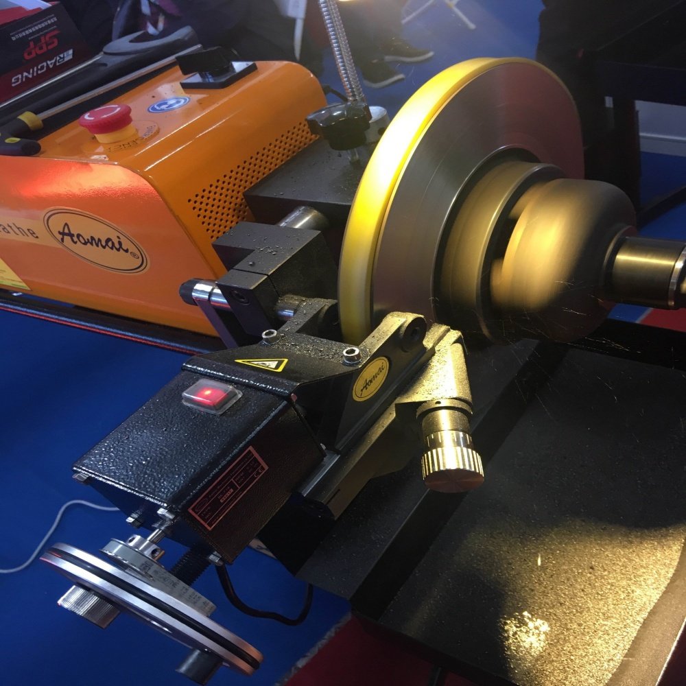 AM983GD Disc Drum Brake Lathe Machine on Car and Off-car Braking Disc Aligner AOMAI AM-983 Brake Disc Lathe AM-983GD