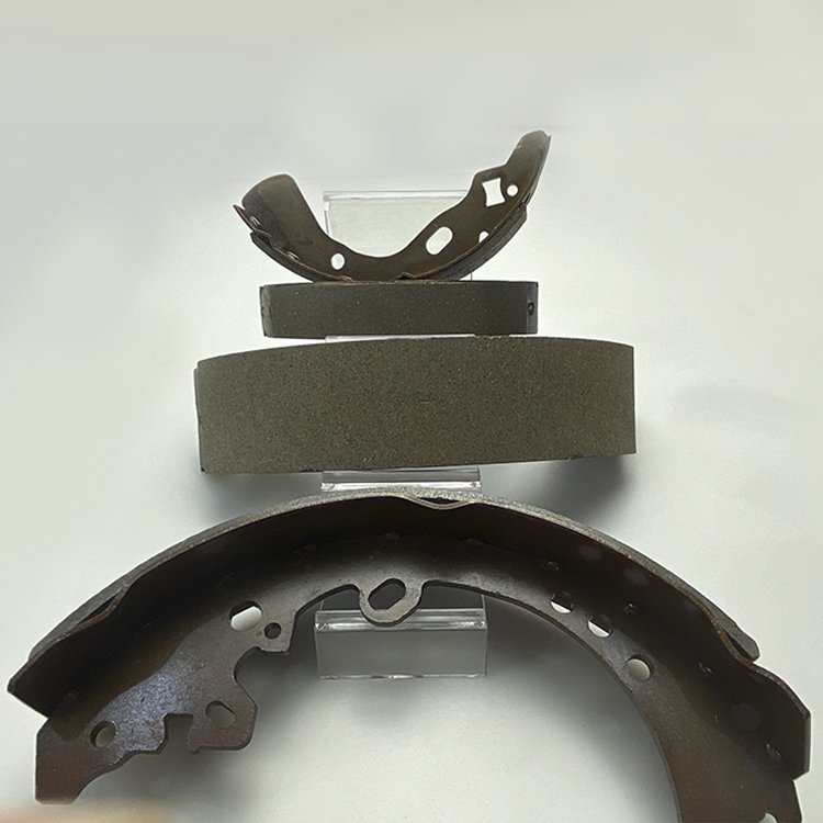 Semi-Metallic Auto Repair Parts Oem 4515 Cg 125 Brake Shoe 4707 for Truck
