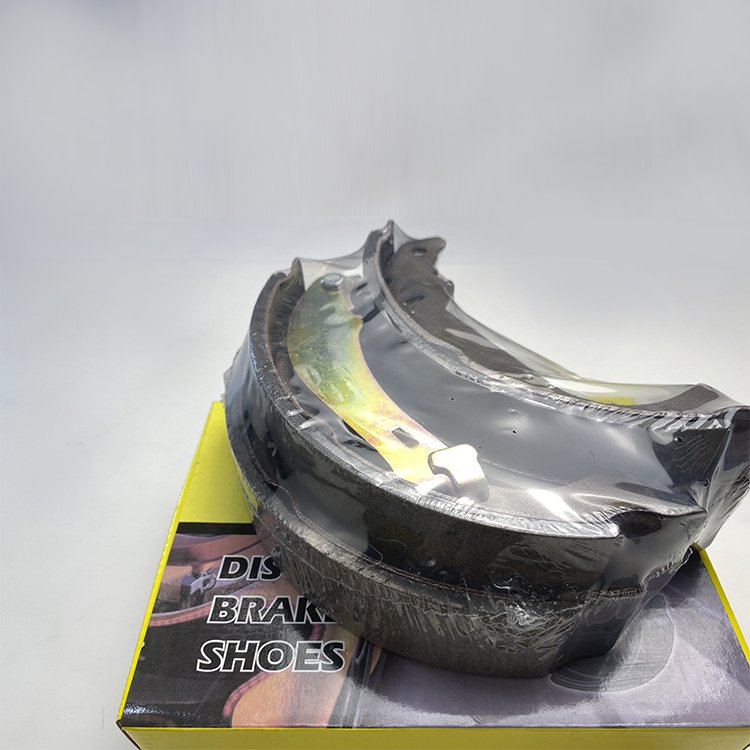 Semi-Metallic Auto Repair Parts Oem 4515 Cg 125 Brake Shoe 4707 for Truck