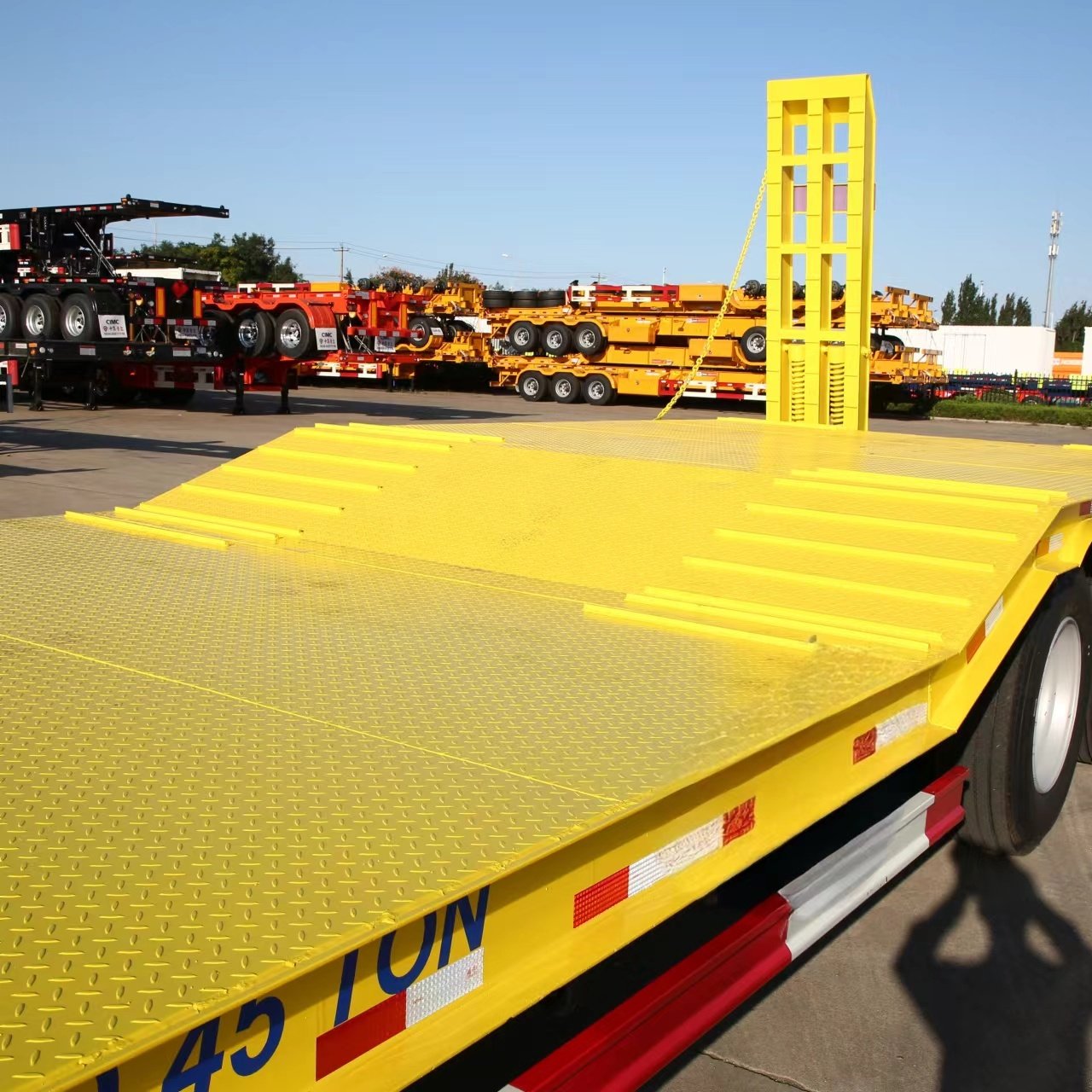 CIMC for Sale Low Price 60ton 3 Axles Concave Platform Floor Beam Low Loader Lowbed Trailer