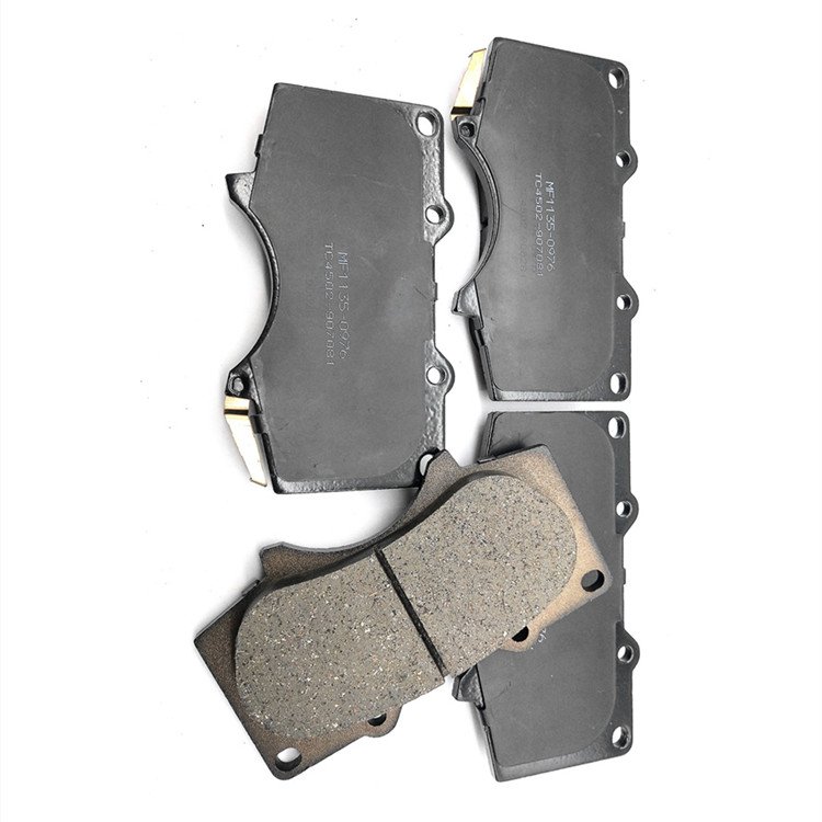 Factory Supply Ceramic Disc Brake Pads D976 for TOYOTA Hi-Lux (Latin America) FJ Cruiser 04465-35290 Front Brake Pad