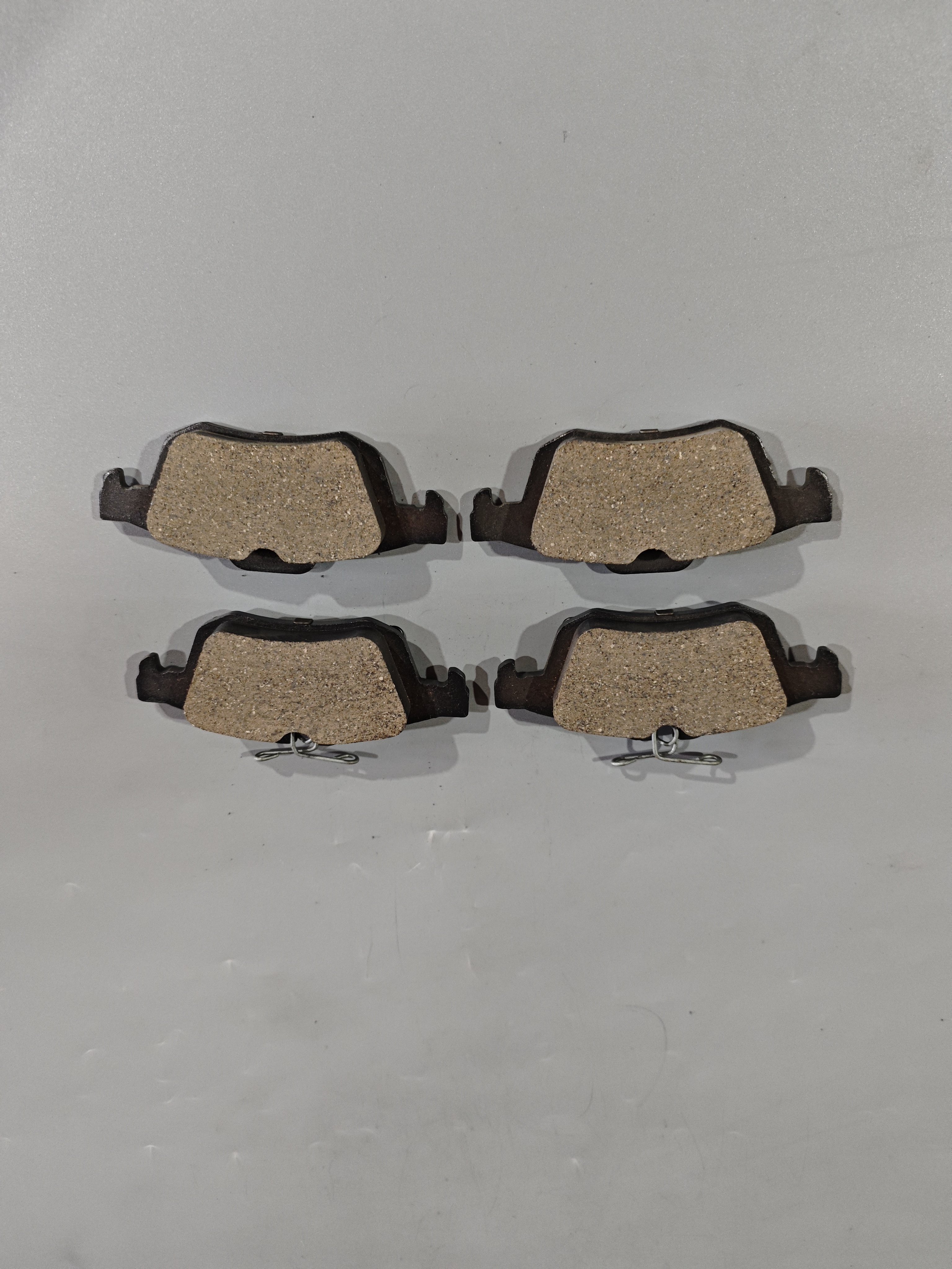 Wholesale Direct Sales 440602154R Good Quality Wear-resistant Black Brake Pads for Car