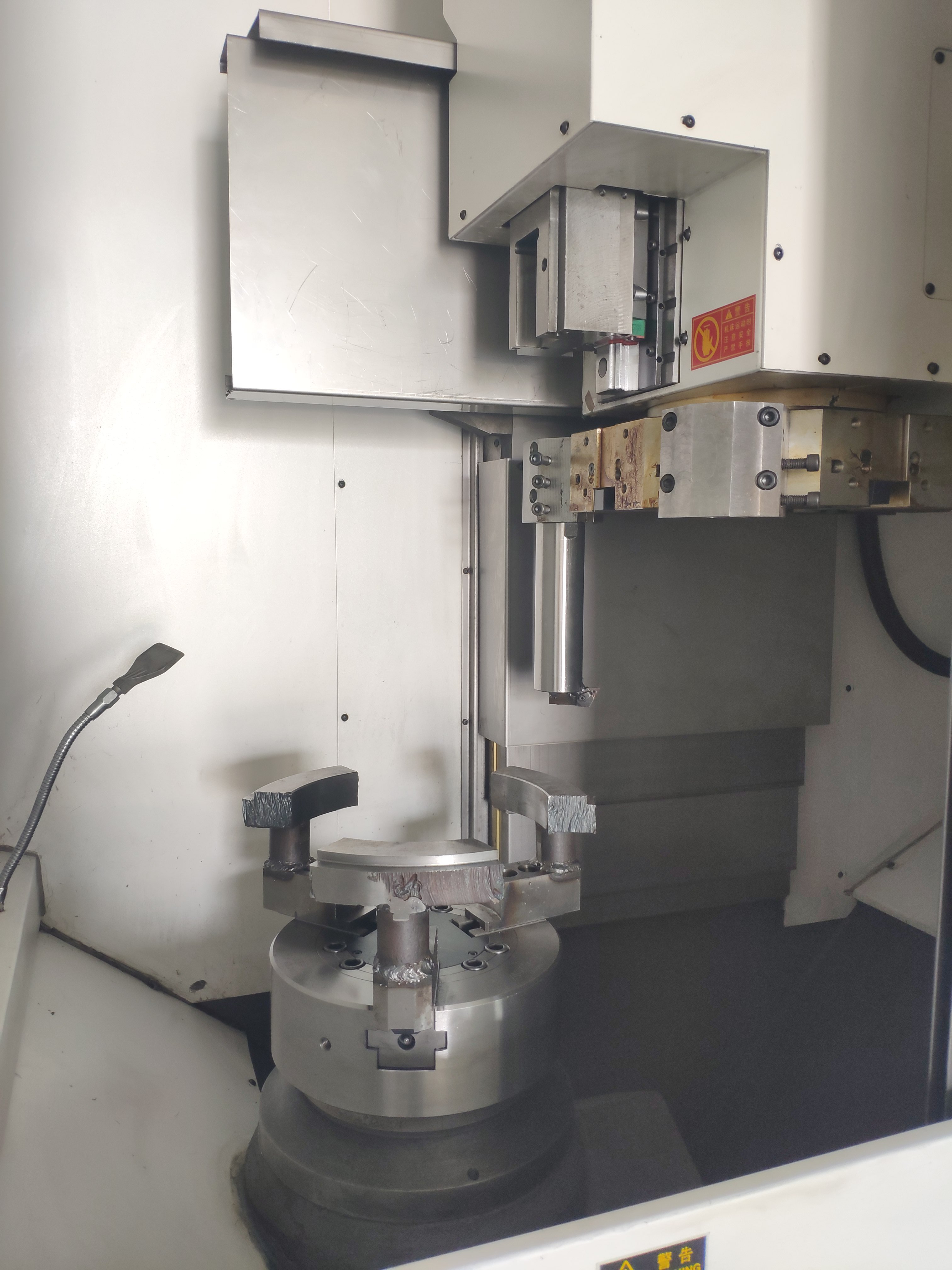 Hengga LYV500 Imported Spindle Unit Servo Motor Special CNC Finish Turning Machine for Brake Disc CNC Vertical Lathe