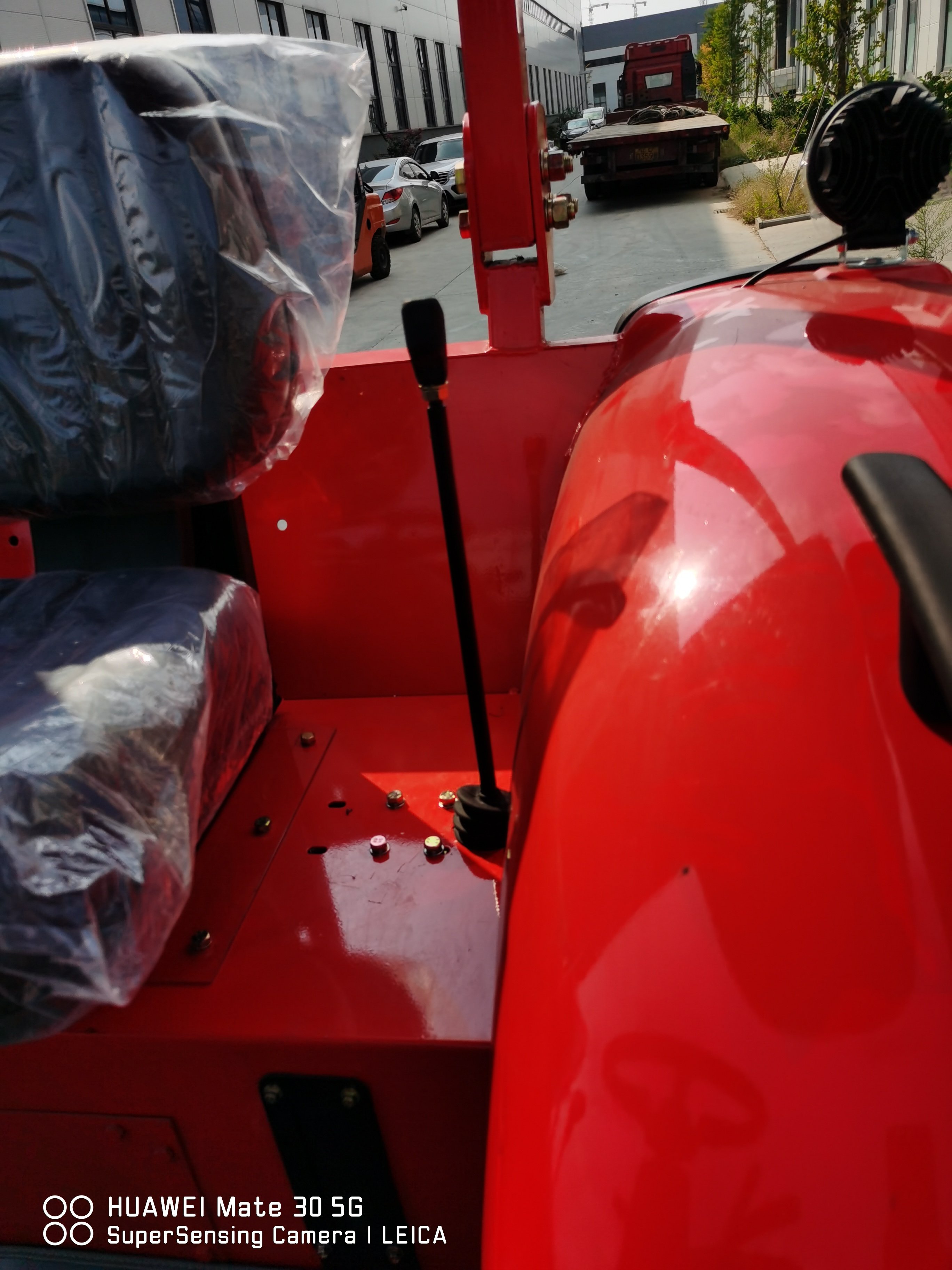 High Quality Tractor Cheap Factory Price Agricultural Equipment 90HP 4X4 Tractor with Full Implement