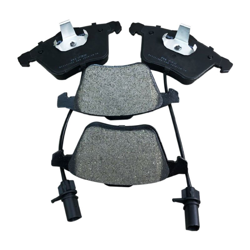 M1732 Front Auto Brake Pad D1111 for Audi A4 A6 A8 Ceramic Semi Metal Customized Durable Original Quality Wholesale Brake Pad