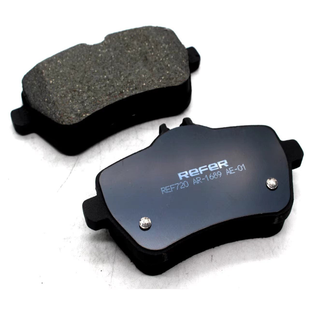 Ceramic Car Brake Pad for MERCEDES-BENZ S550 No Noise No Dust Brake Pads D1689 0064205720/0074202820 GDB2014
