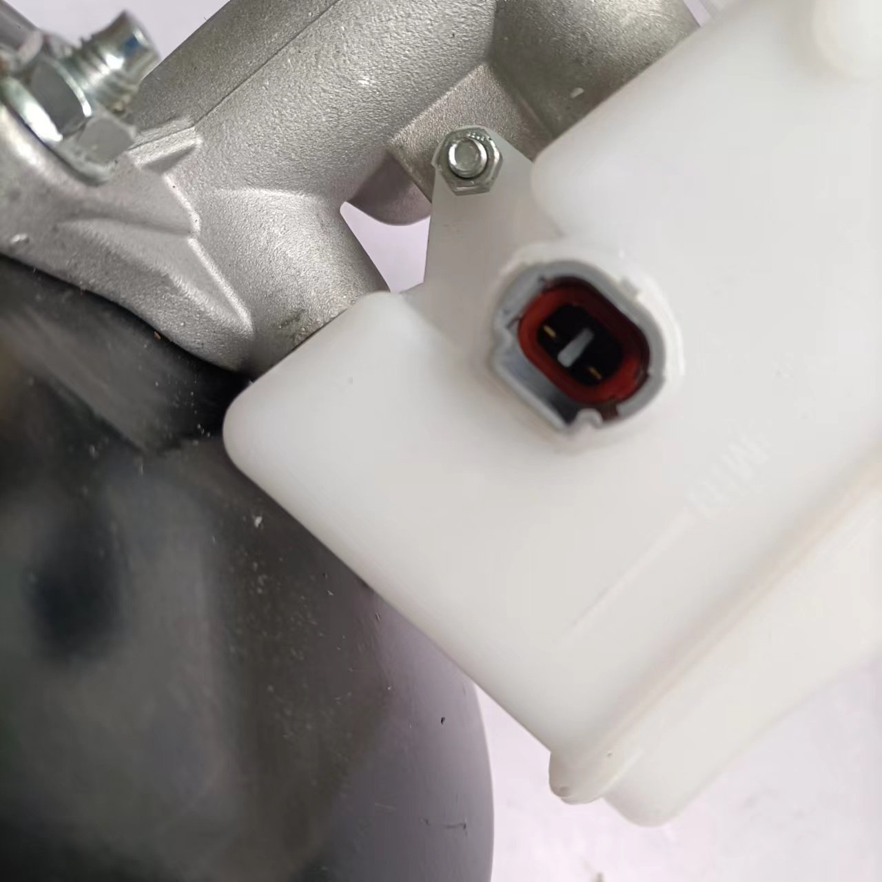 Brake Master Cylinder With Booster Assembly for Faw Jiabao V80 T80 GF1500
