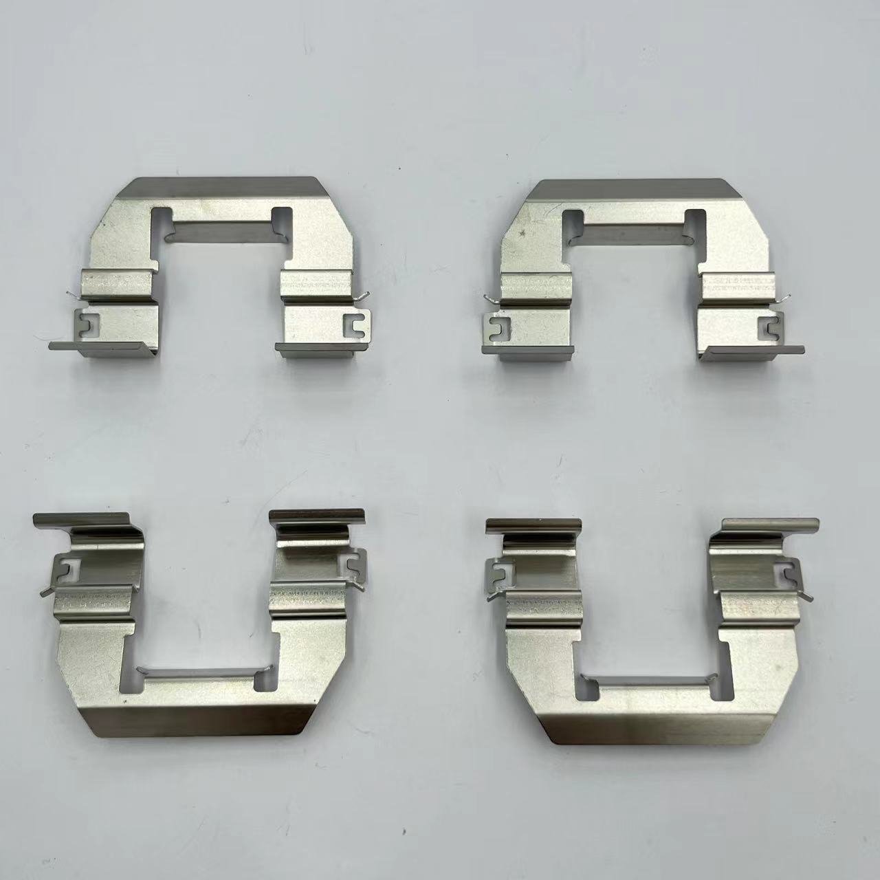 D1877 Rear Brake Pad Fitting Hardware Kit Accessories for GMC / Cadillac 23344214 Brake Pills Repair Kit Brake Pad Clips