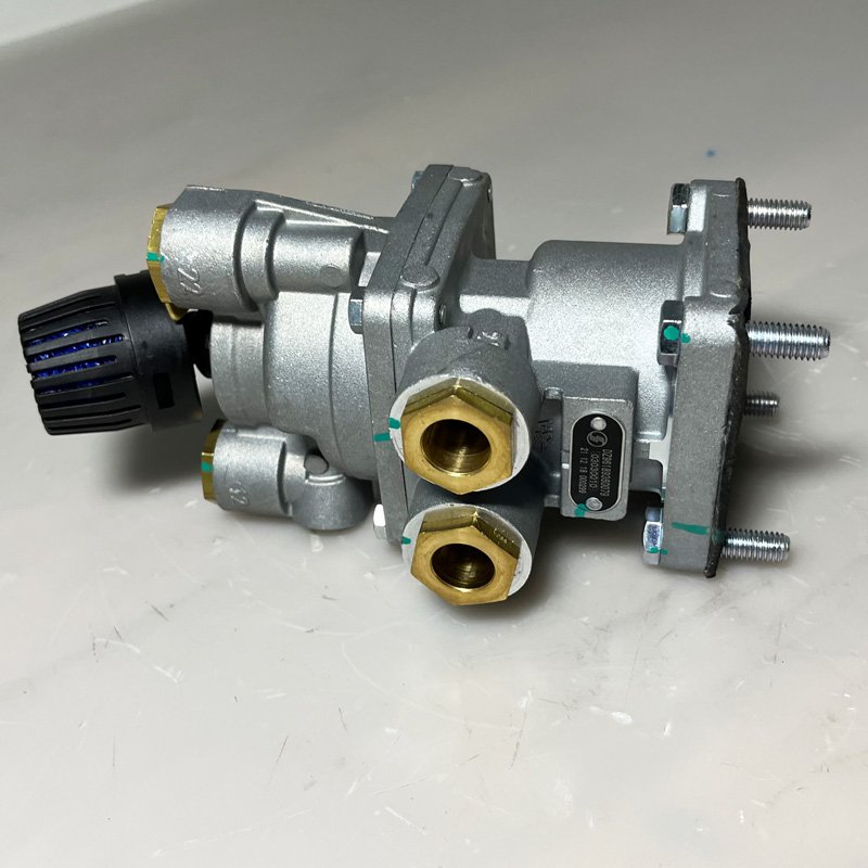 DZ96189360079 Heavy Truck Spare Parts for SHACMAN Part Master Brake Valve Brake Master Cylinder Kit