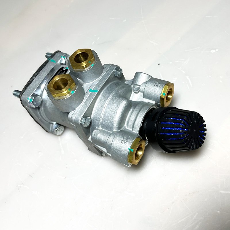 DZ96189360079 Heavy Truck Spare Parts for SHACMAN Part Master Brake Valve Brake Master Cylinder Kit
