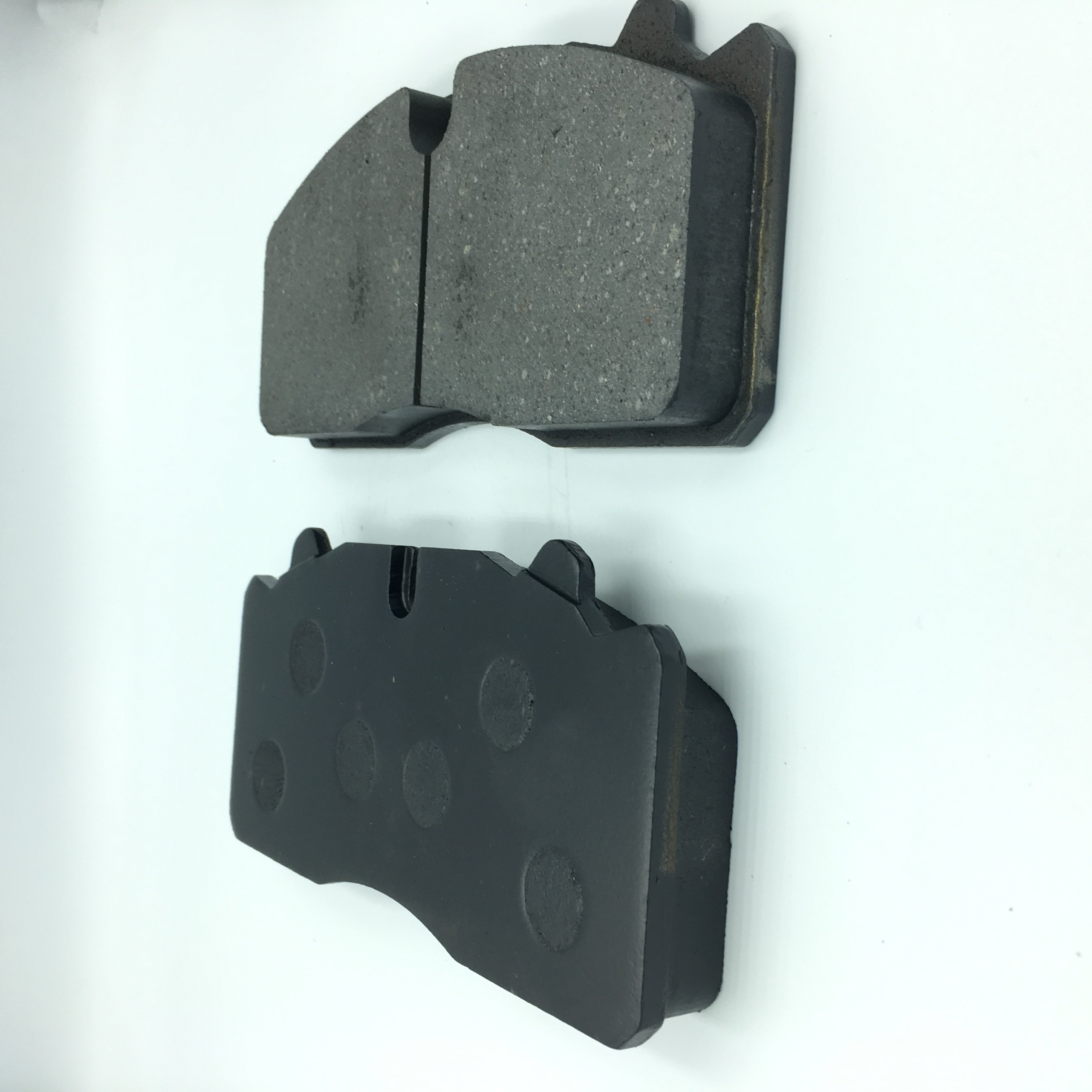 Manufacturers Sell High Quality Auto Parts Disc Brake Pads or Brake Shoes AD04