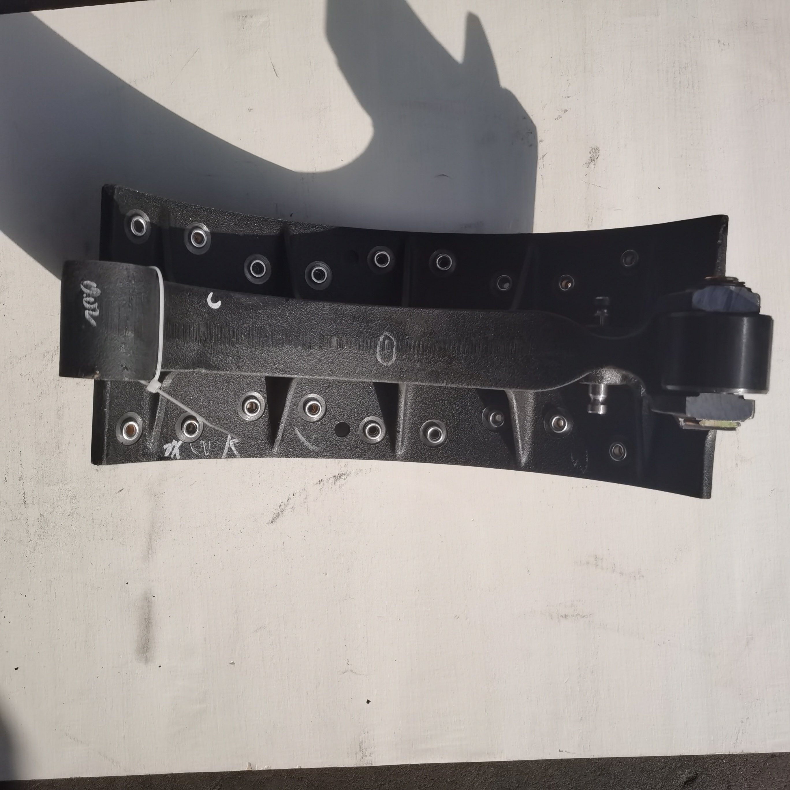 HD90009440176 Front Truck Brake Shoes Shacman Shacman Braking Systems High Definition Pads for Efficient Performance