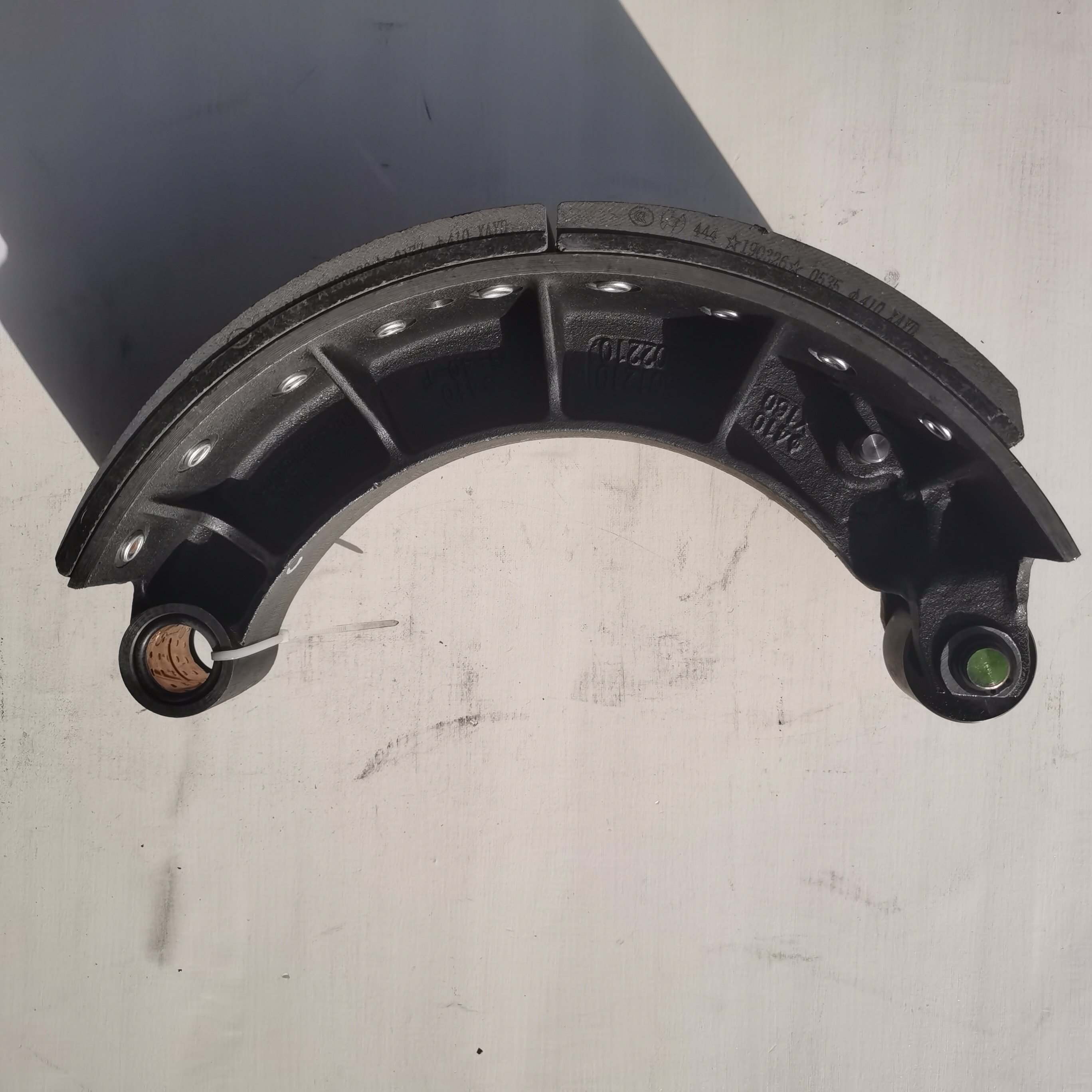 HD90009440176 Front Truck Brake Shoes Shacman Shacman Braking Systems High Definition Pads for Efficient Performance