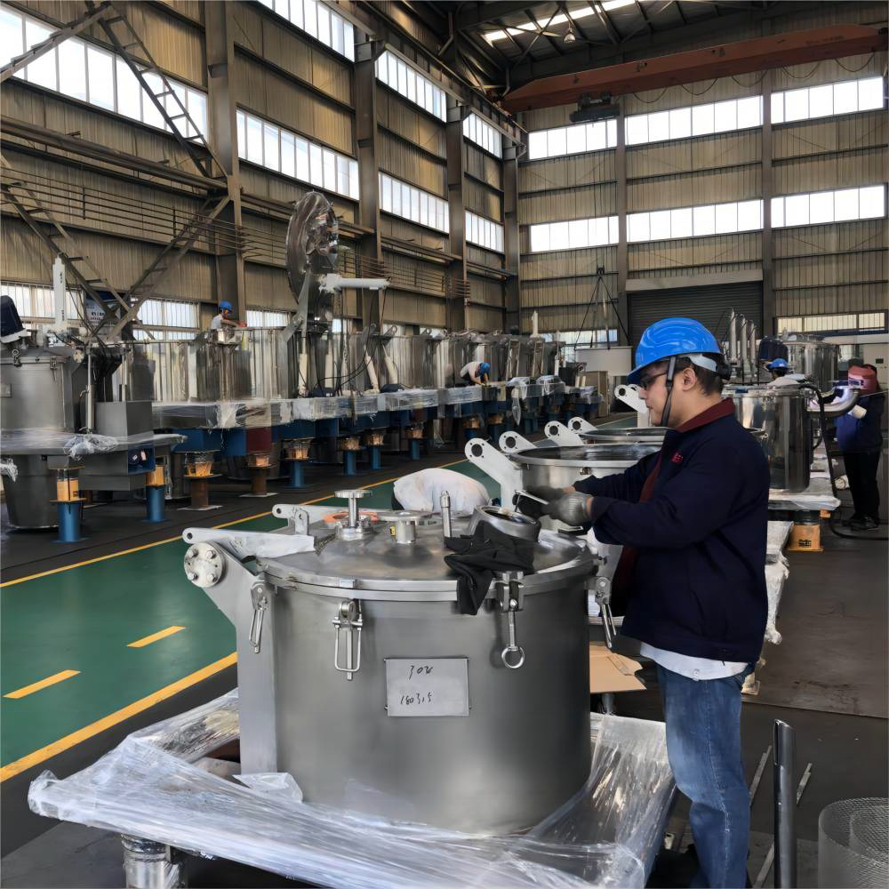Industrial Vertical Solid Liquid Separation Machine L(P)GZ1400 Type Centrifuge Adopted with Dynamic Braking