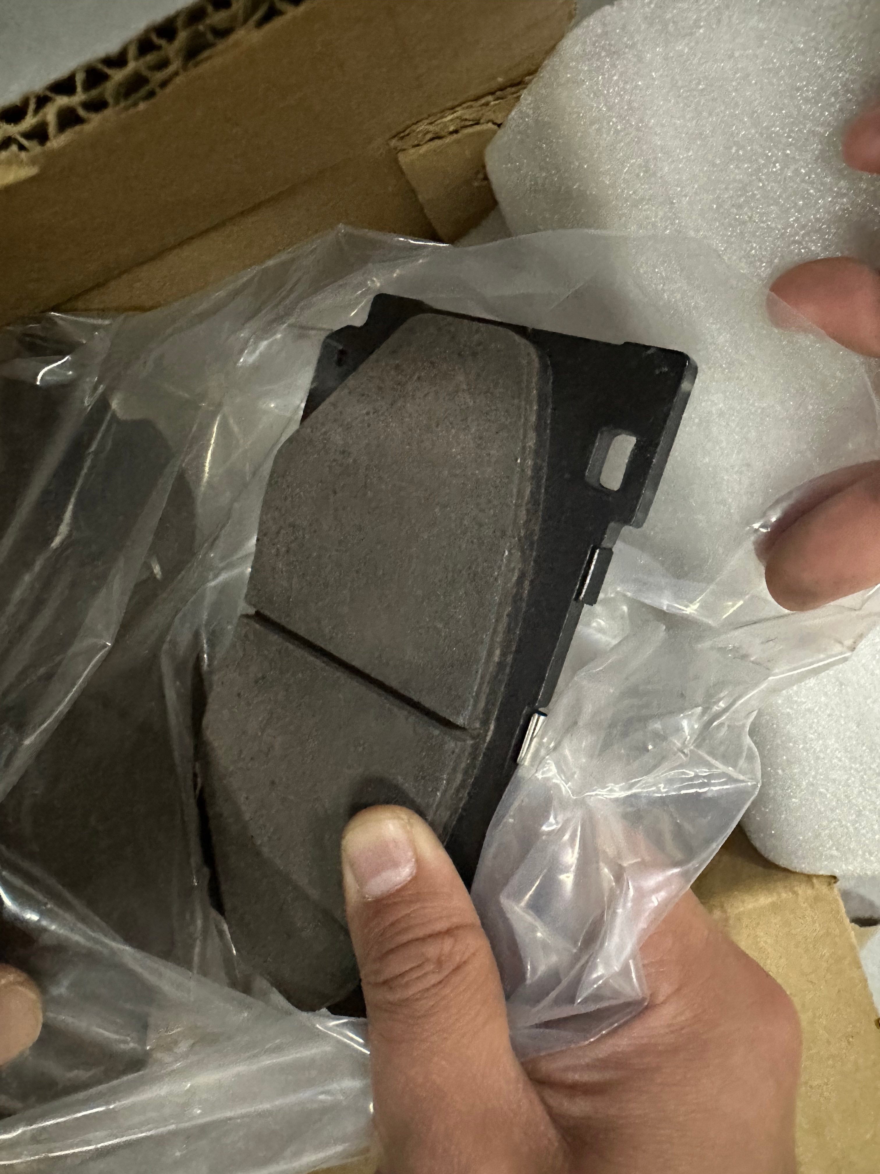 ZEEK R ORIGINAL Front Brake Pads with Valve for ZEEK R 001 X 009 Vehicles