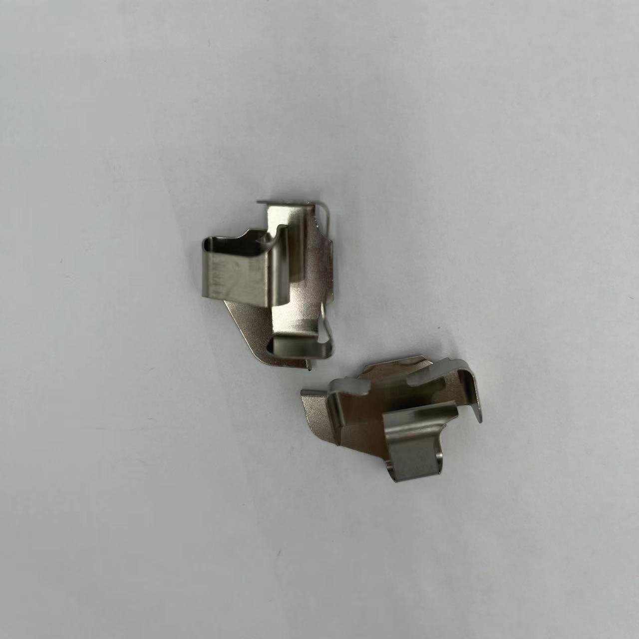 D1069 Auto Brake Accessories Disc Brake Pad Clips Stainless Steel Hardware Kits for Brake Caliper for Ford 5C3Z-2001-AA