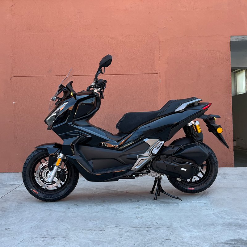 New Designed ADV 200CC with Water Cooled Engine EFI System ABS System Max Speed 120KM/h Powerful Gasoline Motorcycle on Road