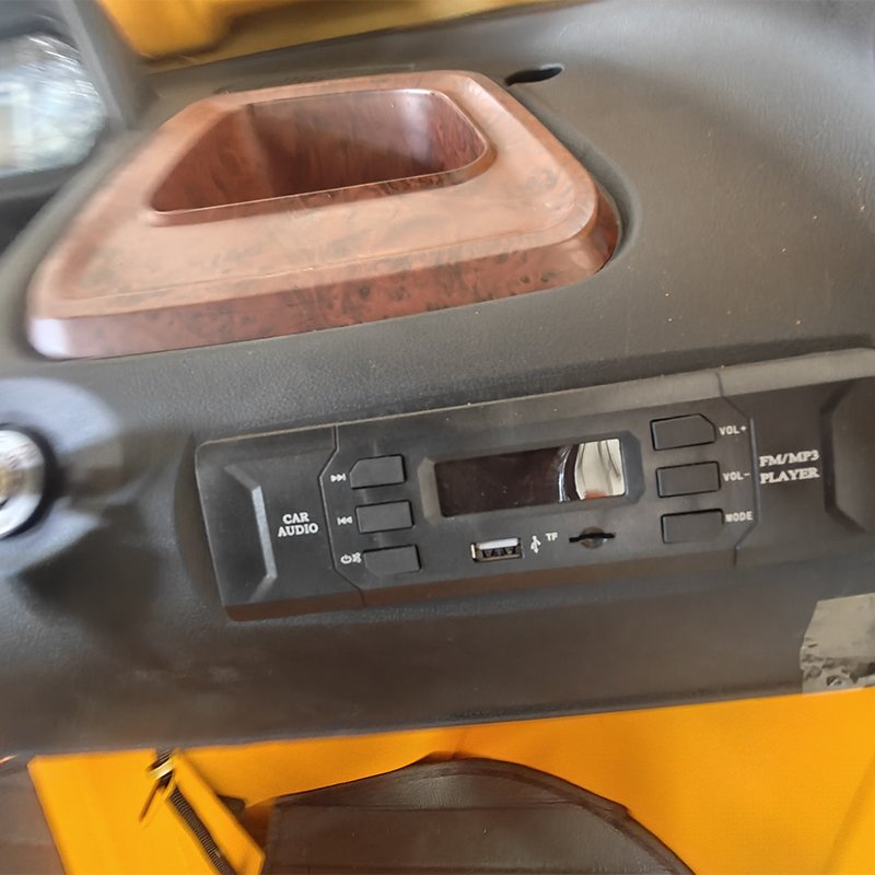 Wholesale Customized Handle Style Single Wiper 3 Seats Drum Brake Tuk Tuk E-rickshaw Electric Tricycles for Passenger