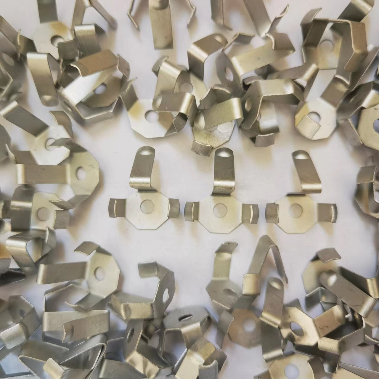 High-quality Products Are Shipped Quickly. Stainless Steel Car Brake Pads Are Suitable for H-onda A-ccord Brake Pad Clip D334