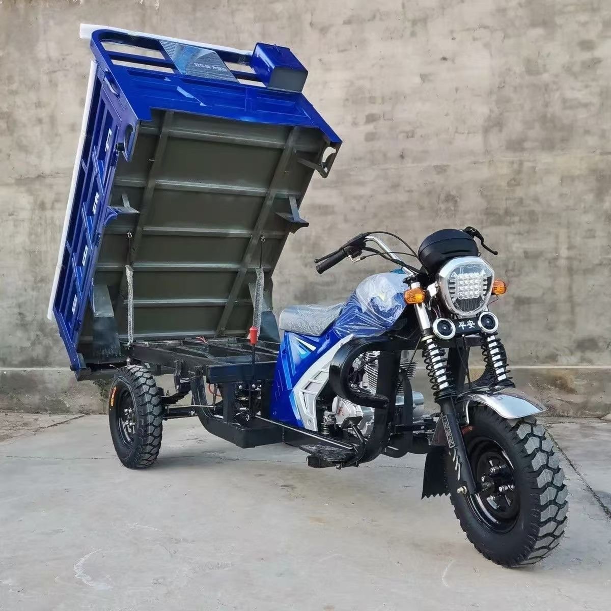 Gasoline Motorized Load Tricycle 150cc 1.2*1.8m Agricultural