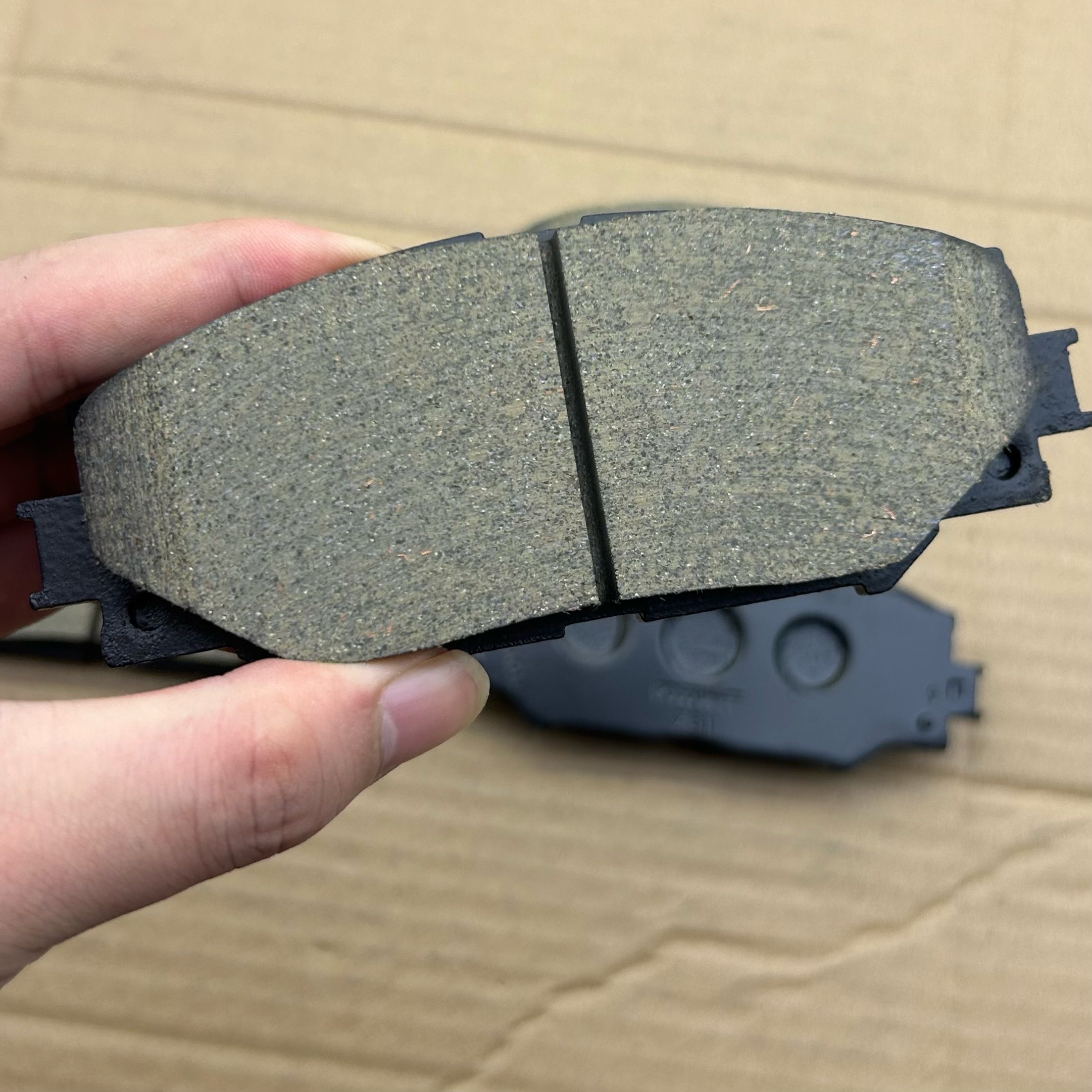 Wholesale Japanese Car Brake System Car Semi-metallic Brake Pads 04465-42160 for COROLLA Saloon