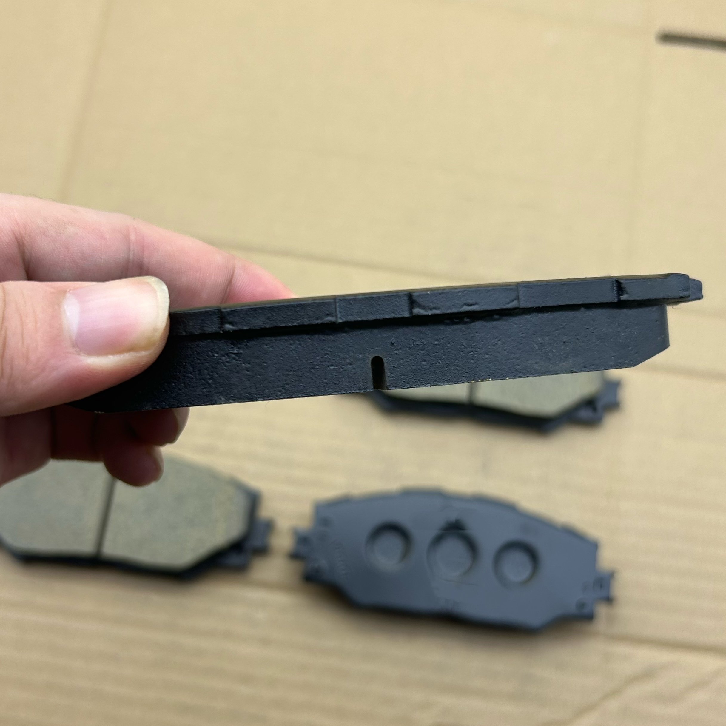 Wholesale Japanese Car Brake System Car Semi-metallic Brake Pads 04465-42160 for COROLLA Saloon