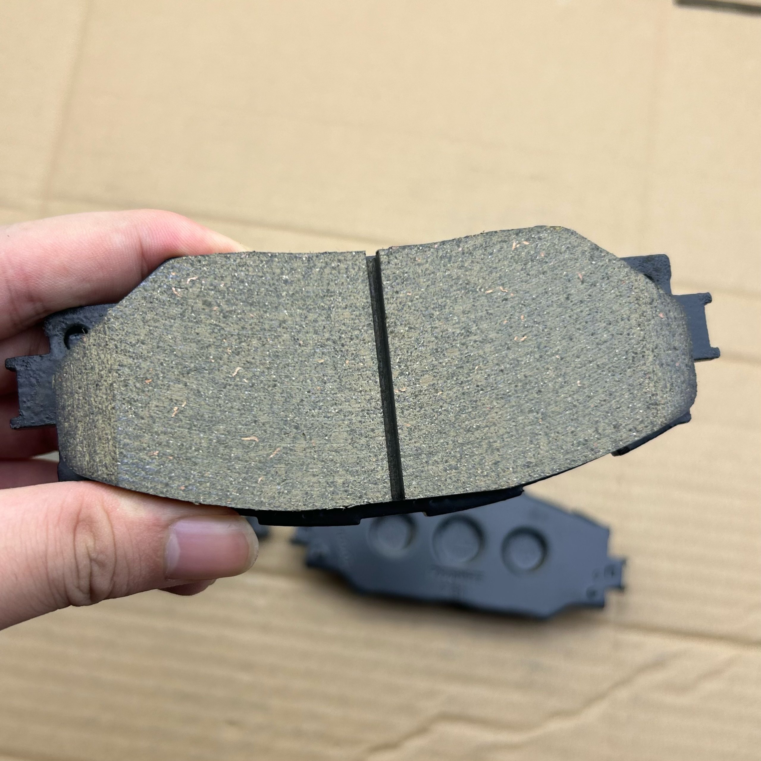 Wholesale Japanese Car Brake System Car Semi-metallic Brake Pads 04465-42160 for COROLLA Saloon