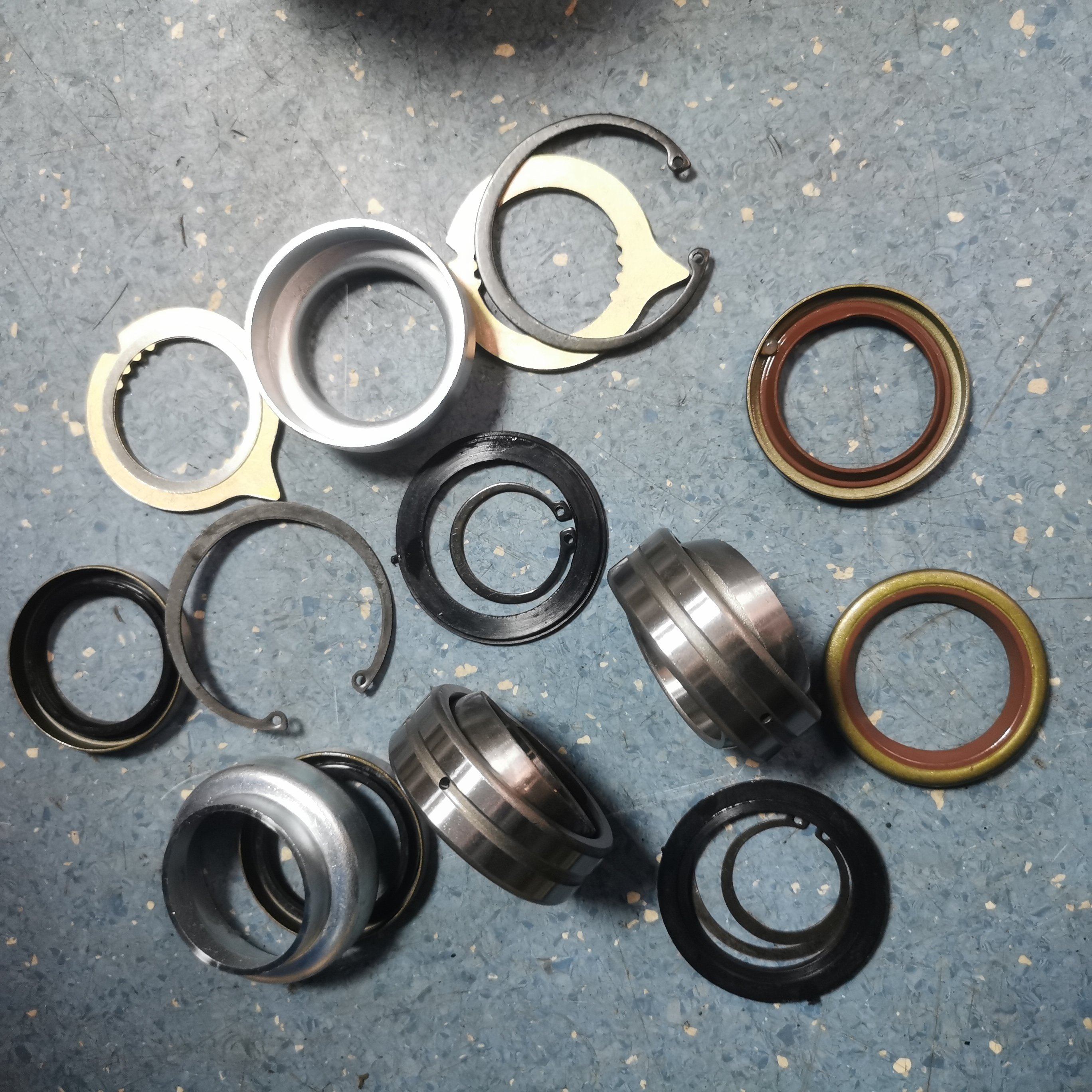 China Heavy Truckfor Mercedes Brake Camshaft Repair Kit 3604200441 3605860442 A3604200441 A3605860442