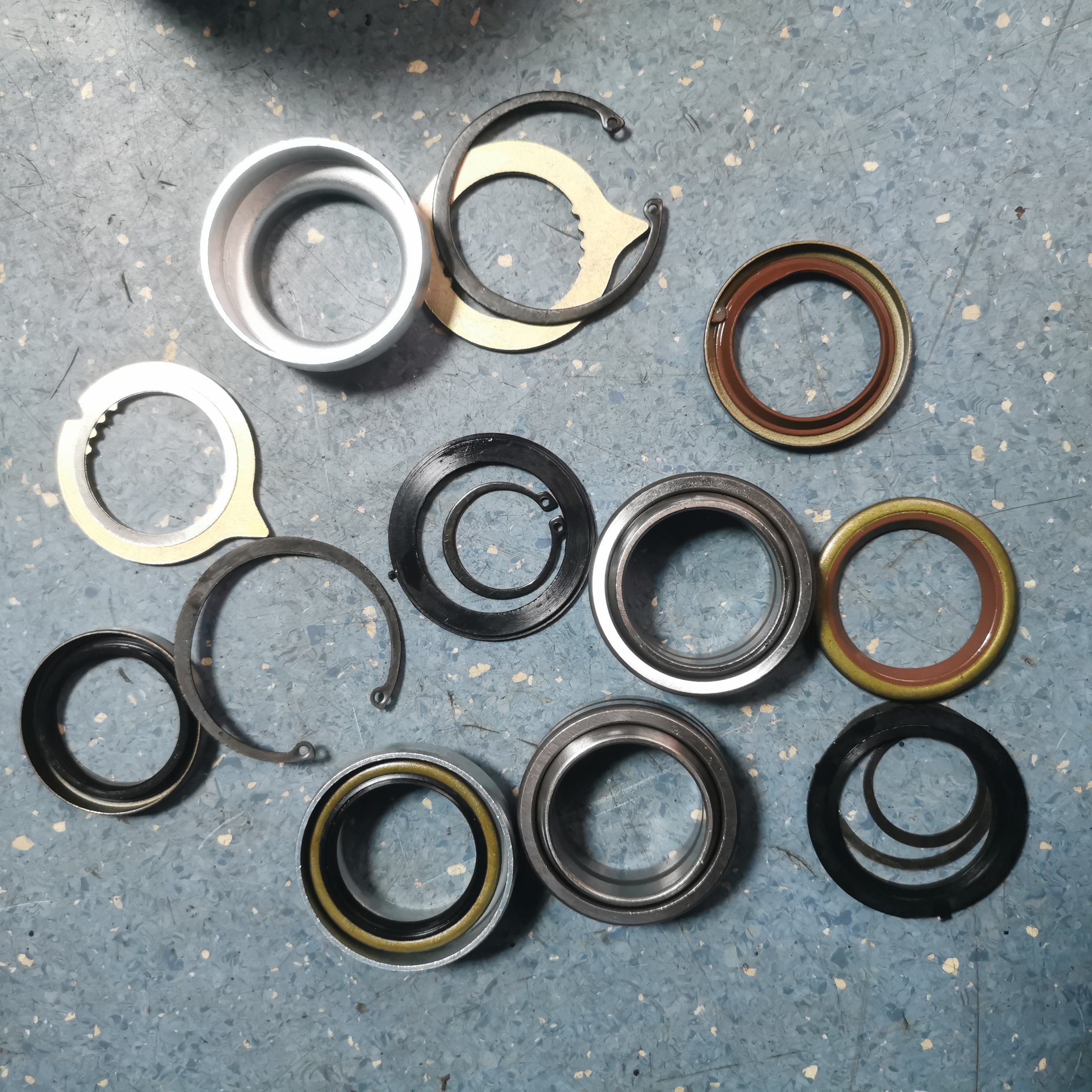 China Heavy Truckfor Mercedes Brake Camshaft Repair Kit 3604200441 3605860442 A3604200441 A3605860442