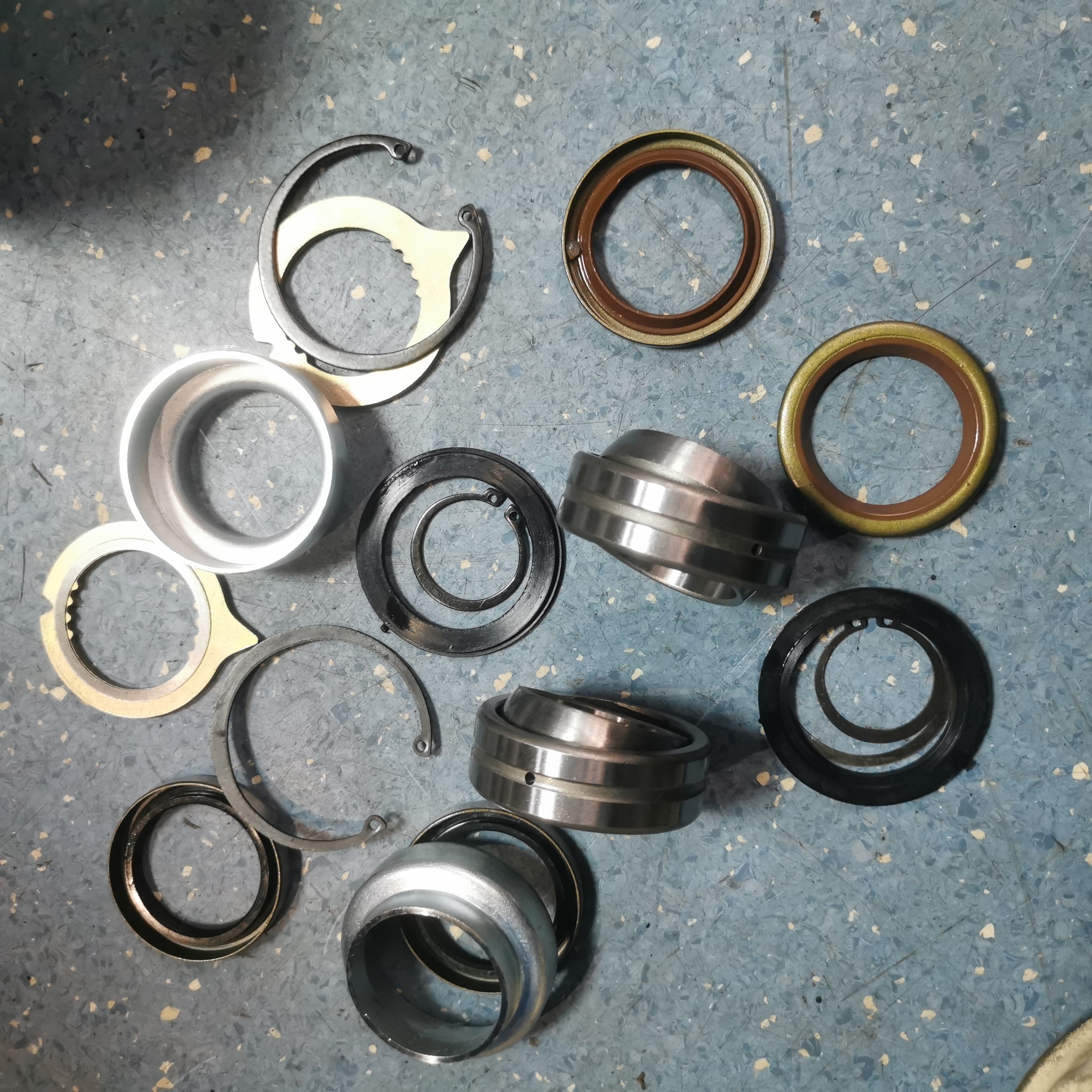 China Heavy Truckfor Mercedes Brake Camshaft Repair Kit 3604200441 3605860442 A3604200441 A3605860442
