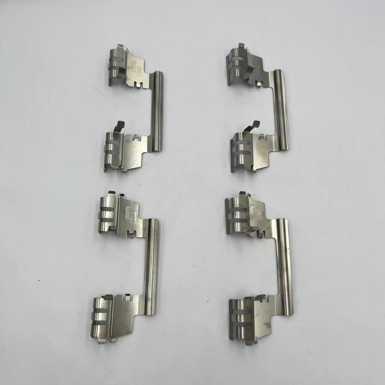 D1058 Factory Wholesale 5142559AA Front Brake Caliper Anti-Vibration Spring Clip Brake Pad Clip for Chrysler