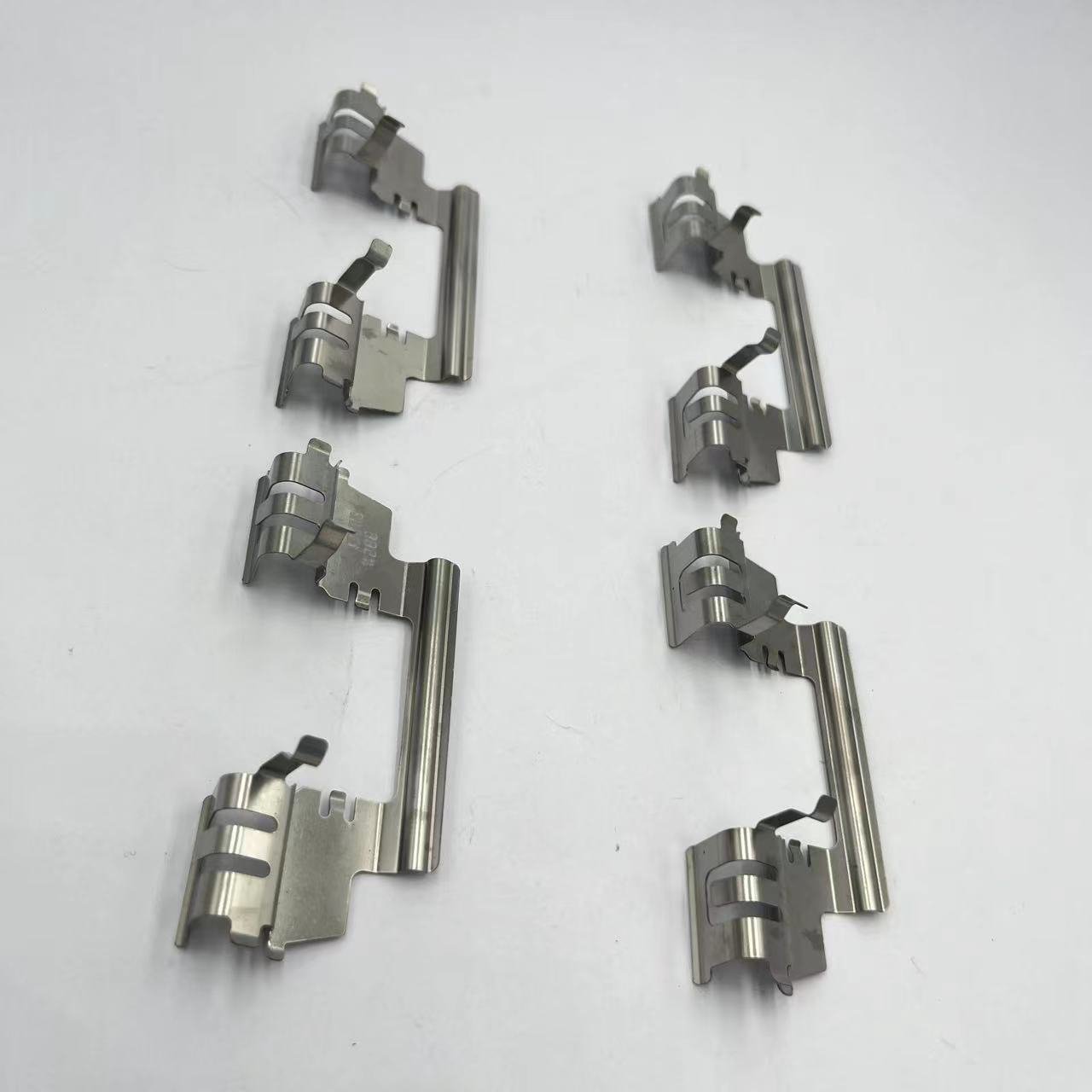 D1058 Factory Wholesale 5142559AA Front Brake Caliper Anti-Vibration Spring Clip Brake Pad Clip for Chrysler
