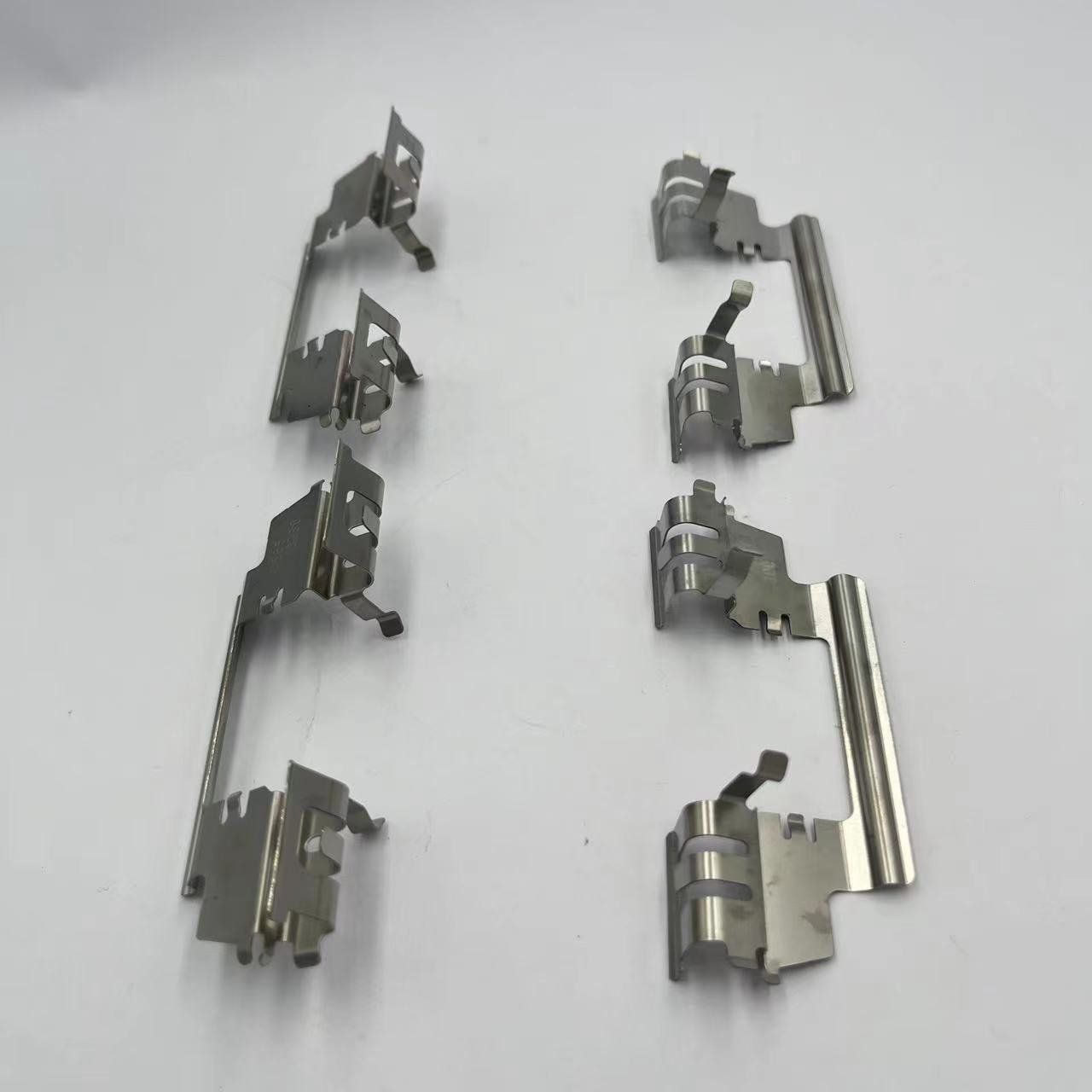 D1058 Factory Wholesale 5142559AA Front Brake Caliper Anti-Vibration Spring Clip Brake Pad Clip for Chrysler