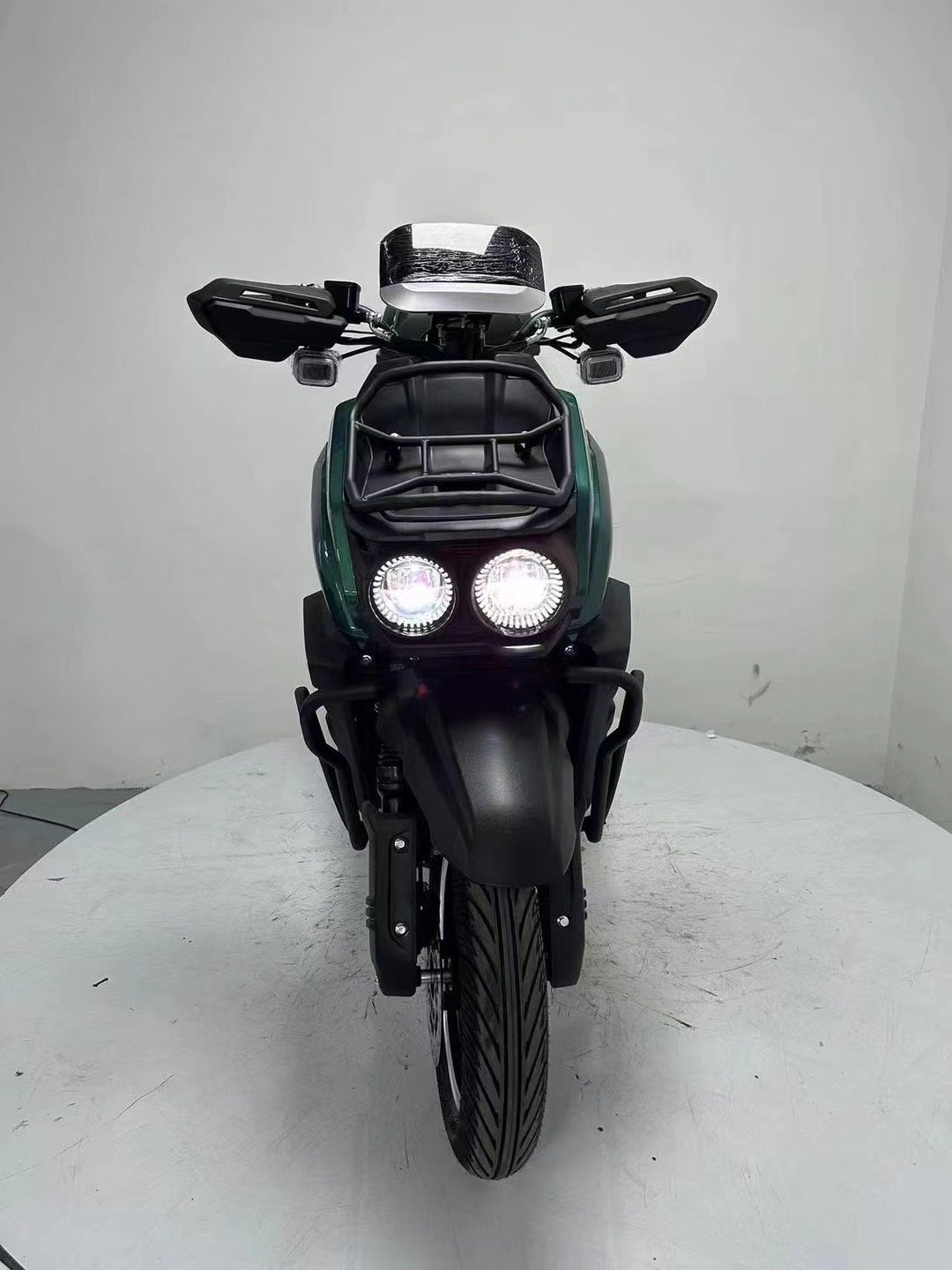 EPA DOT Certified 150CC & 200CC Gas Scooters 72V Voltage Front & Rear Disc Brake Adult Gasoline Motorcycles Moped on Sale