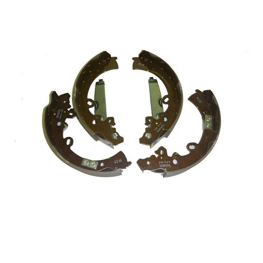 CAR SPARE PARTS Non-Asbestos Rear Drum Brake Pads Auto Rear Brake Shoe Set for FORTUNER HILUX 04495-0K120