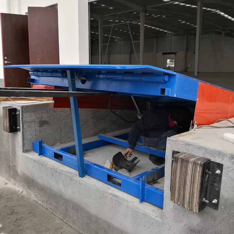 6T 8T 10T 12T Manual Electric Ramp Cargo Forklift Truck Fixed Mobile Boarding Bridge Hydraulic Dock Leveler