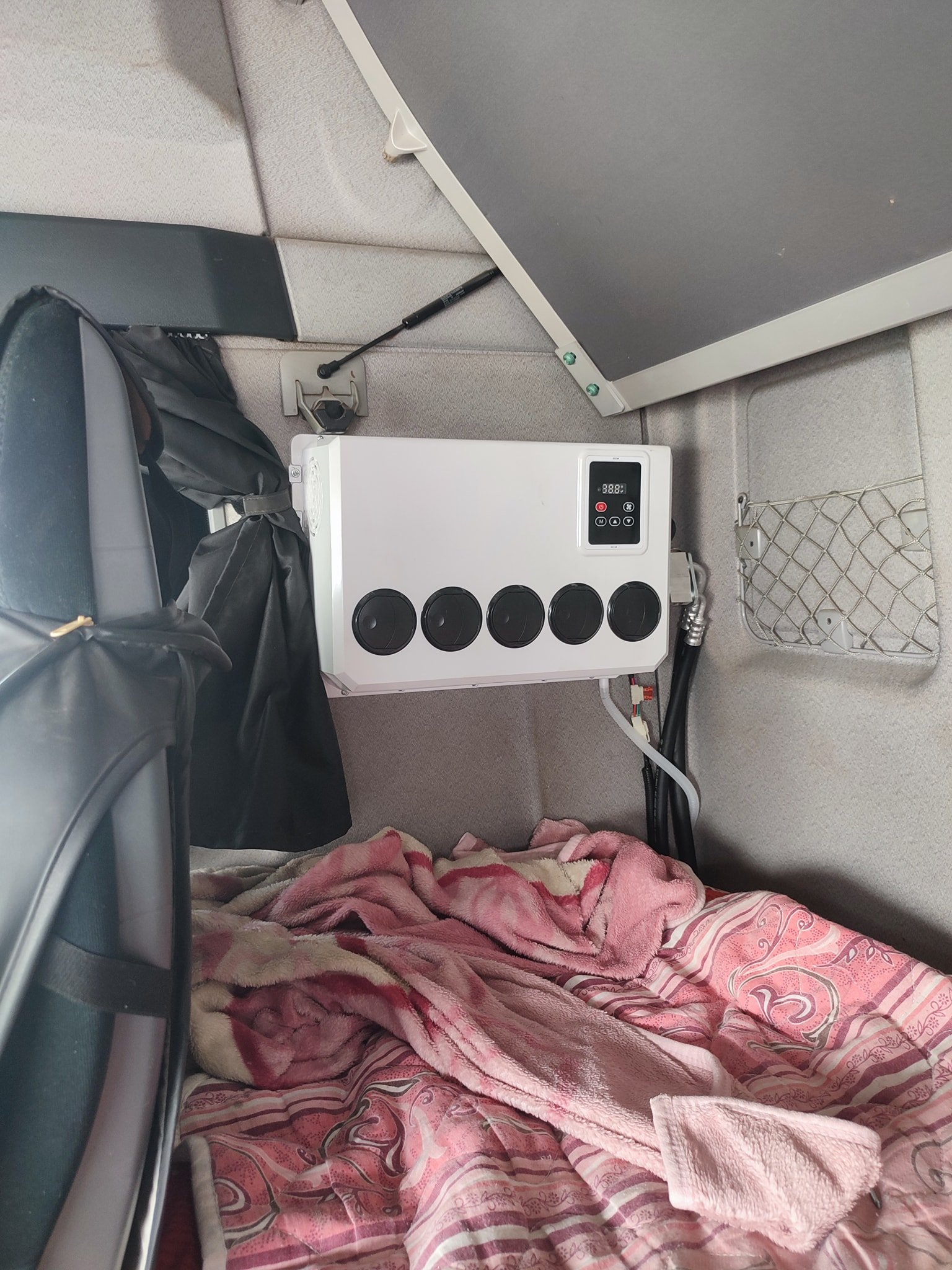 Solar Van RV Car Bus Auto Cab Cabin Electric Car Air Conditioning System Parking Cooler Split Truck Air Conditioner