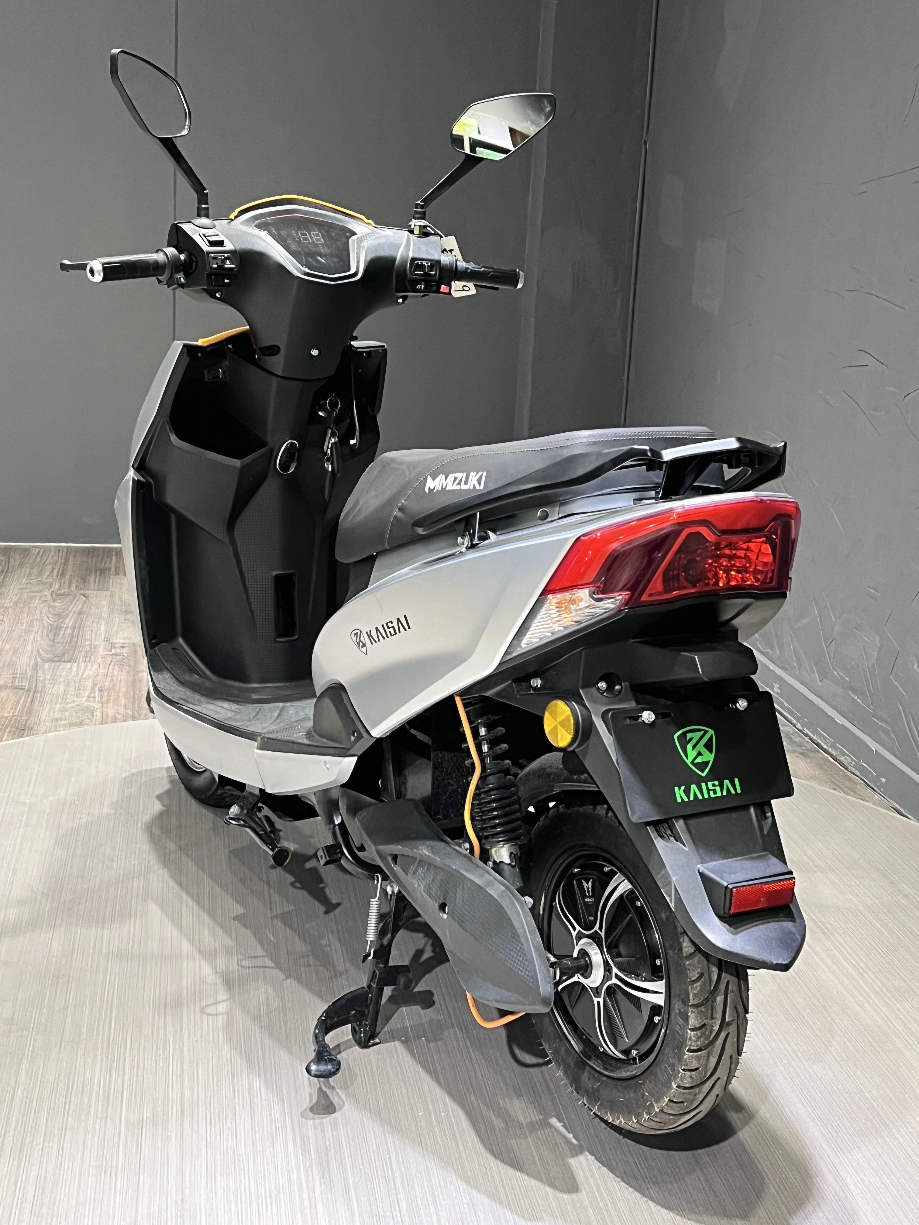 Low Price Long Range Eltrica Kick Scooter Electric Adult Sportbike 3000w Ckd 2 Wheel Electric Motorcycles Swappable Battery Bike