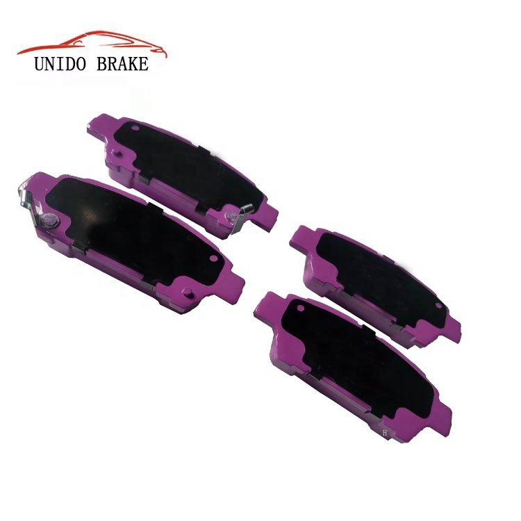China Manufacturer Good Performance No Noise Ceramic Disc Front Brake Pads with Fitting Kits