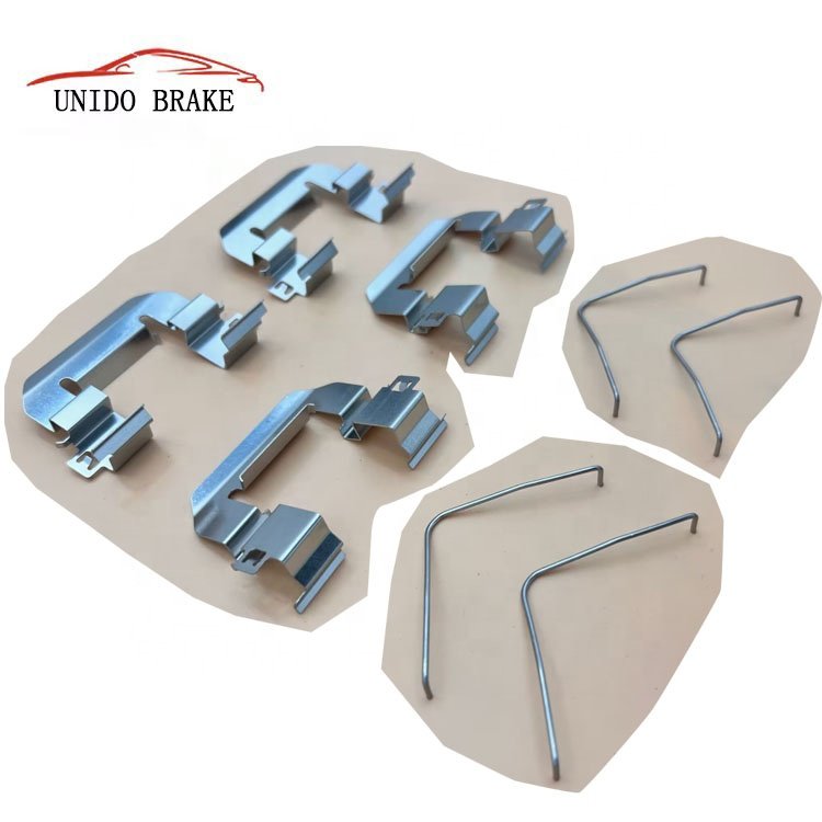 China Manufacturer Good Performance No Noise Ceramic Disc Front Brake Pads with Fitting Kits