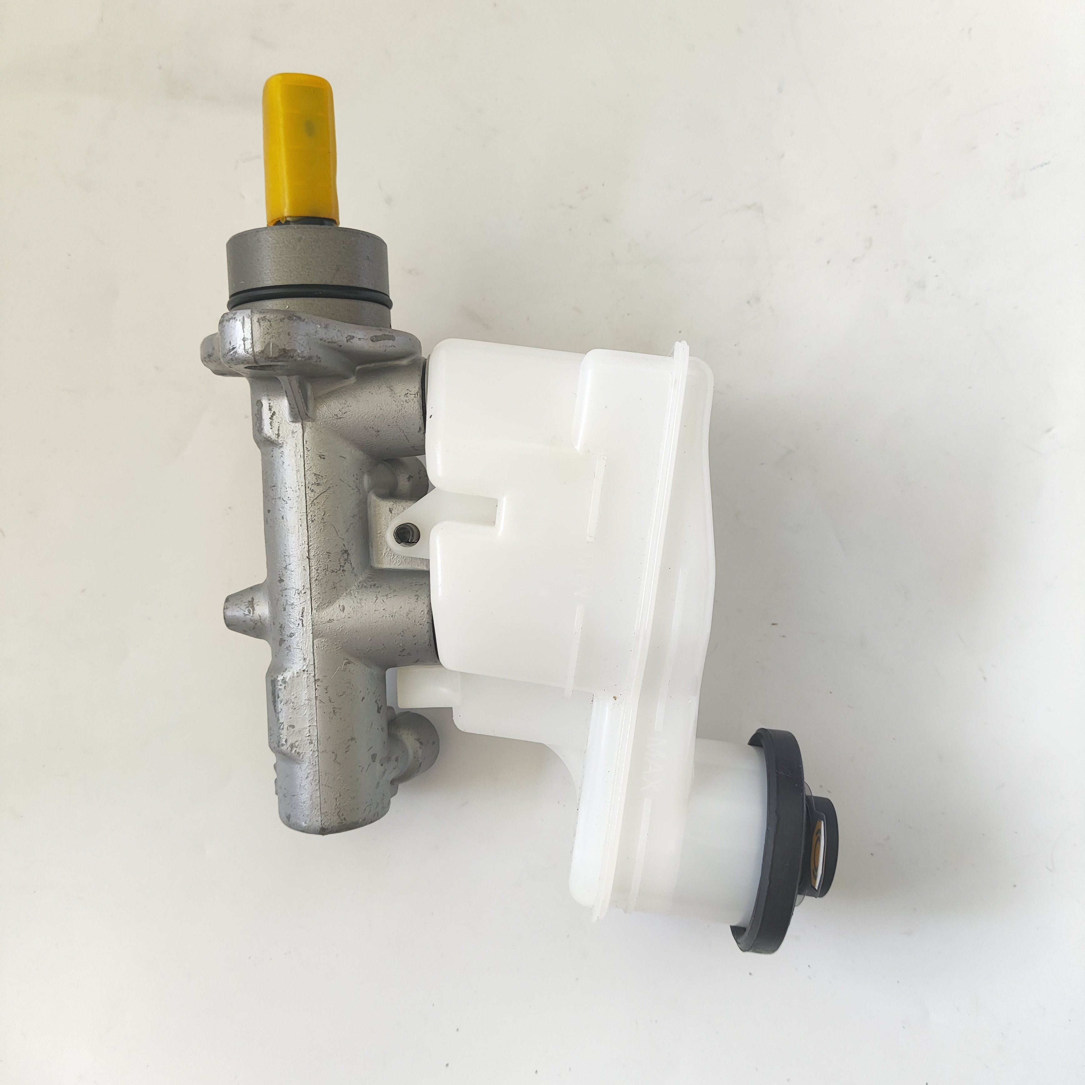 Factory Price Brake Master Cylinder 47201-52030 47201-52031 for TOYOTA