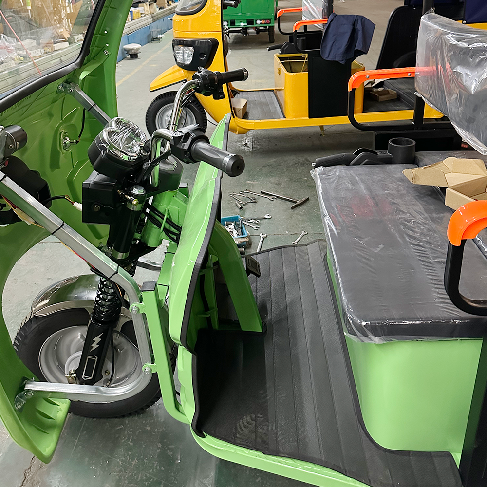 Factory Supply Customized Drum Brake Iron Shell 1200W 24 Tubes Controller Tuk Tuk E-rickshaw Electric Tricycles for Passenger