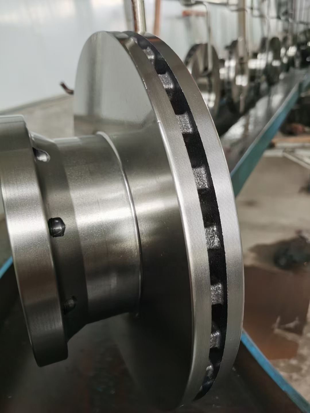 Good Quality 9424212112/9424230012/9424230112 Brake Disc for Truck for Benz Actros Truck