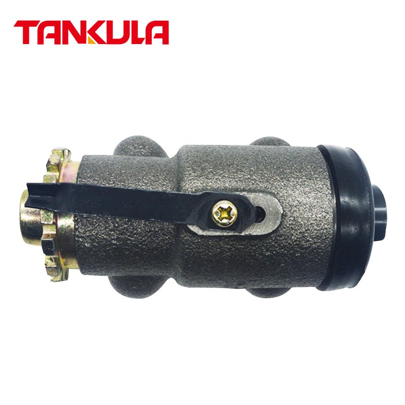 High Performance Auto Parts MB060245 MT321674 Master Cylinder Brake Pump for Mitsubishi Canter (FE5 FE6) 6 Generation 1986-