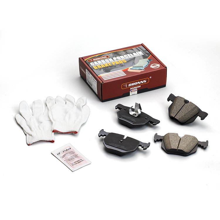 New Condition High Performance Carbon Pottery Ceramic Brake Pads Good Quality for BMW Auto Brake Pad Parts Car Rear Brake Pads