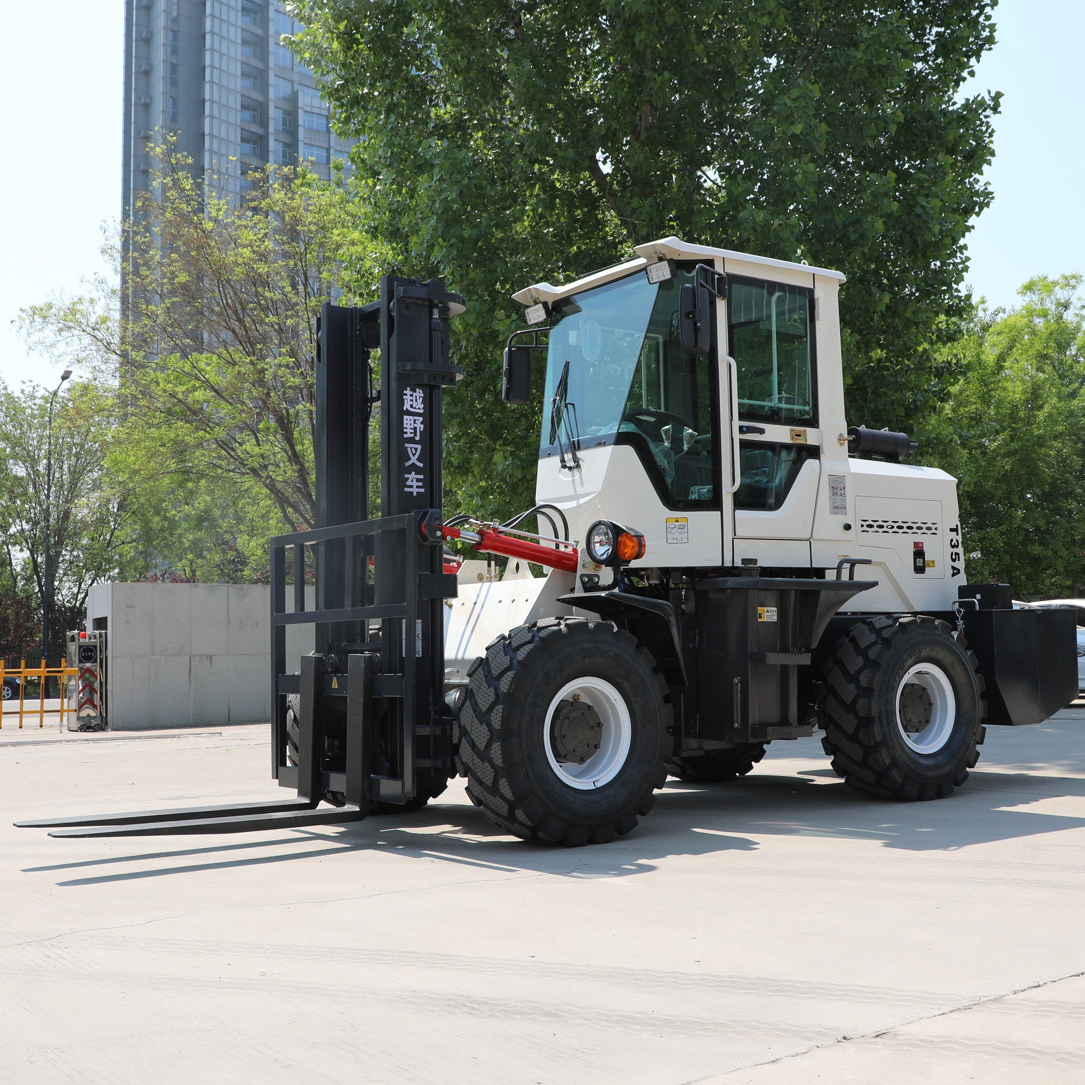 4x4 Rough Terrian diesel Forklift Terrain Fork Lift 3 Ton 4 Ton 5 Ton All Rough Terrain Forklift