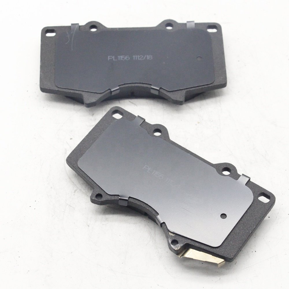 04465-0K090 04465-35290 Front Carbon Ceramic Disc Brake Pad D976 for Toyota 4 RUNNER FJ CRUISER HI-LUX Prado