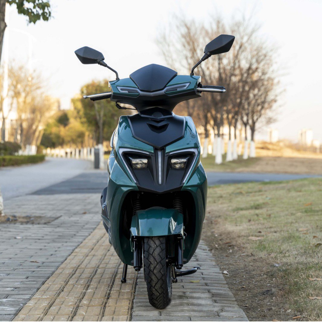 OEM 125cc Gas-Powered Petrol Scooter From China Factory Air-Cooled with Drum Brake Most Popular Motor Scooter