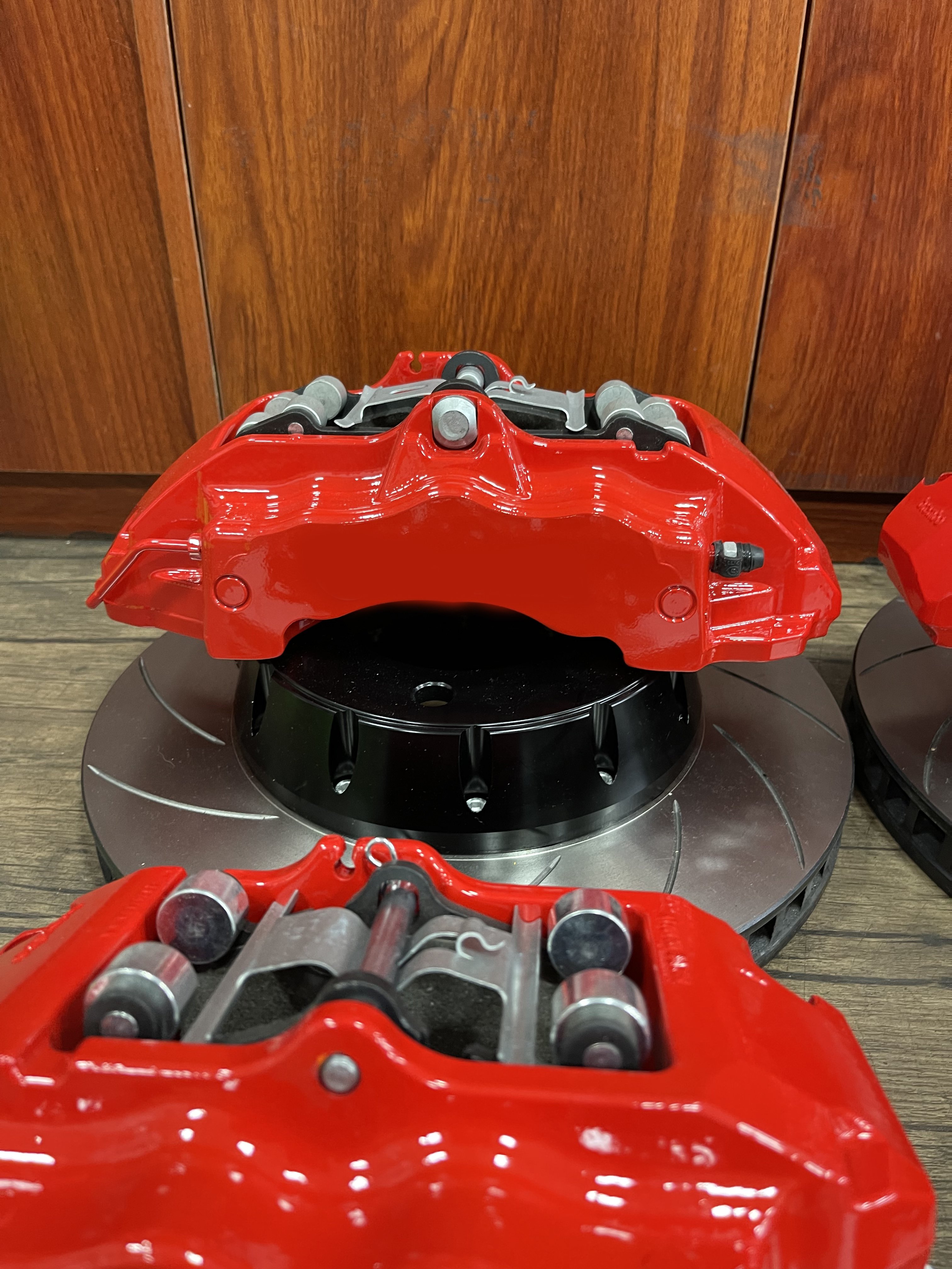 For LC200 LC300 RX450 Full Set Big Brake Kit Brake Caliper 6 Piston Red Custom logo Include Brake Pads, Brackets, Steel Pipes