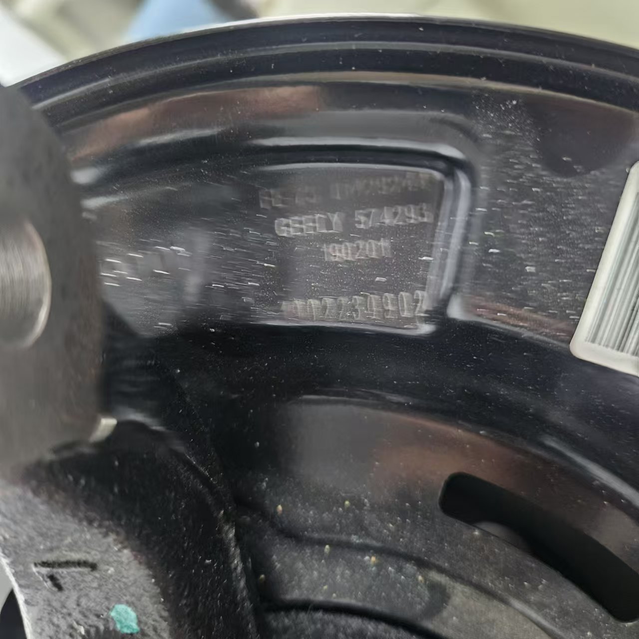 Genuine Emgrand SS11 Left Front Disc Brake With Steering Knuckle Assembly New Condition 8891525399